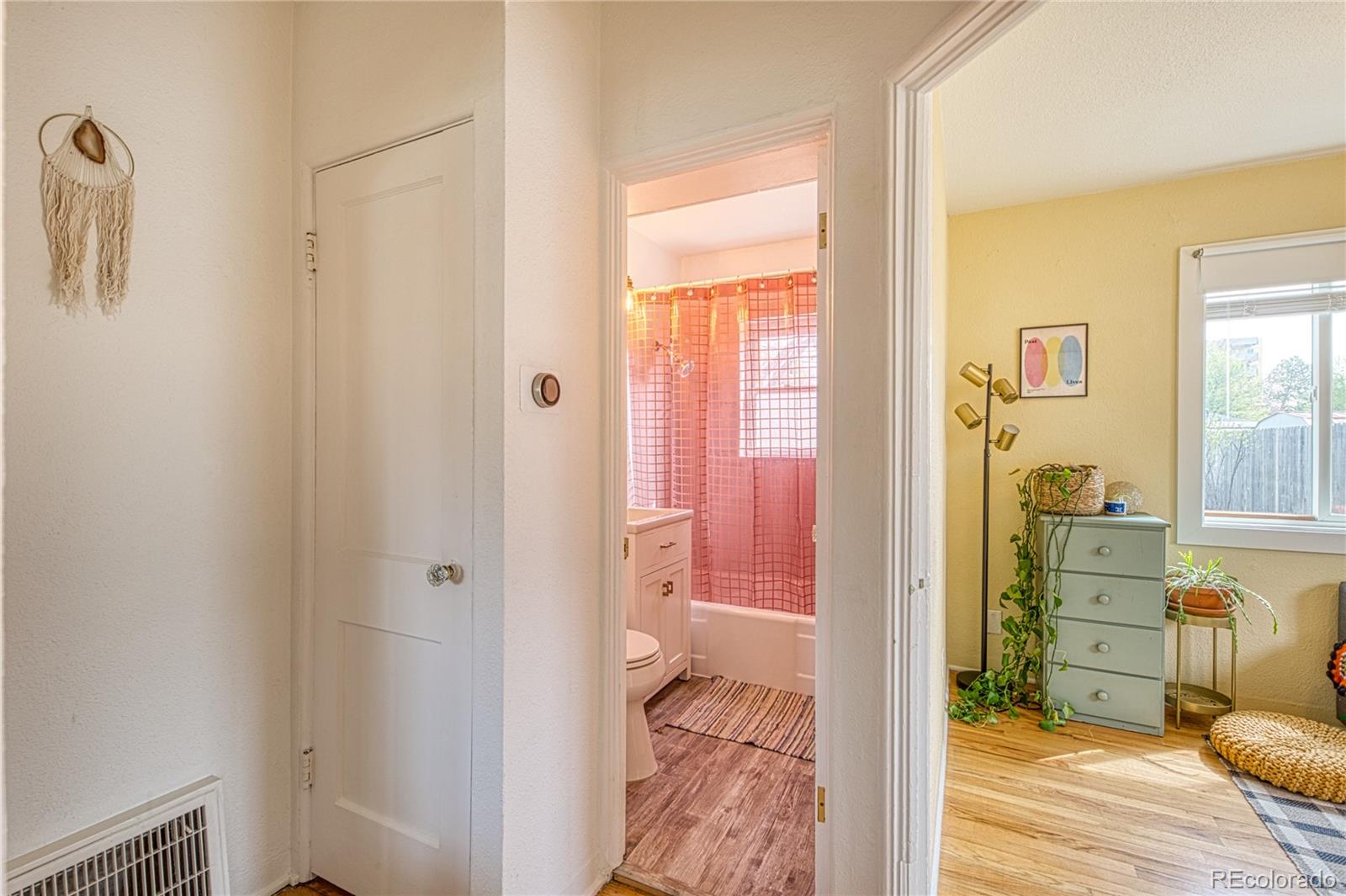 MLS Image #14 for 1330  willow street,denver, Colorado
