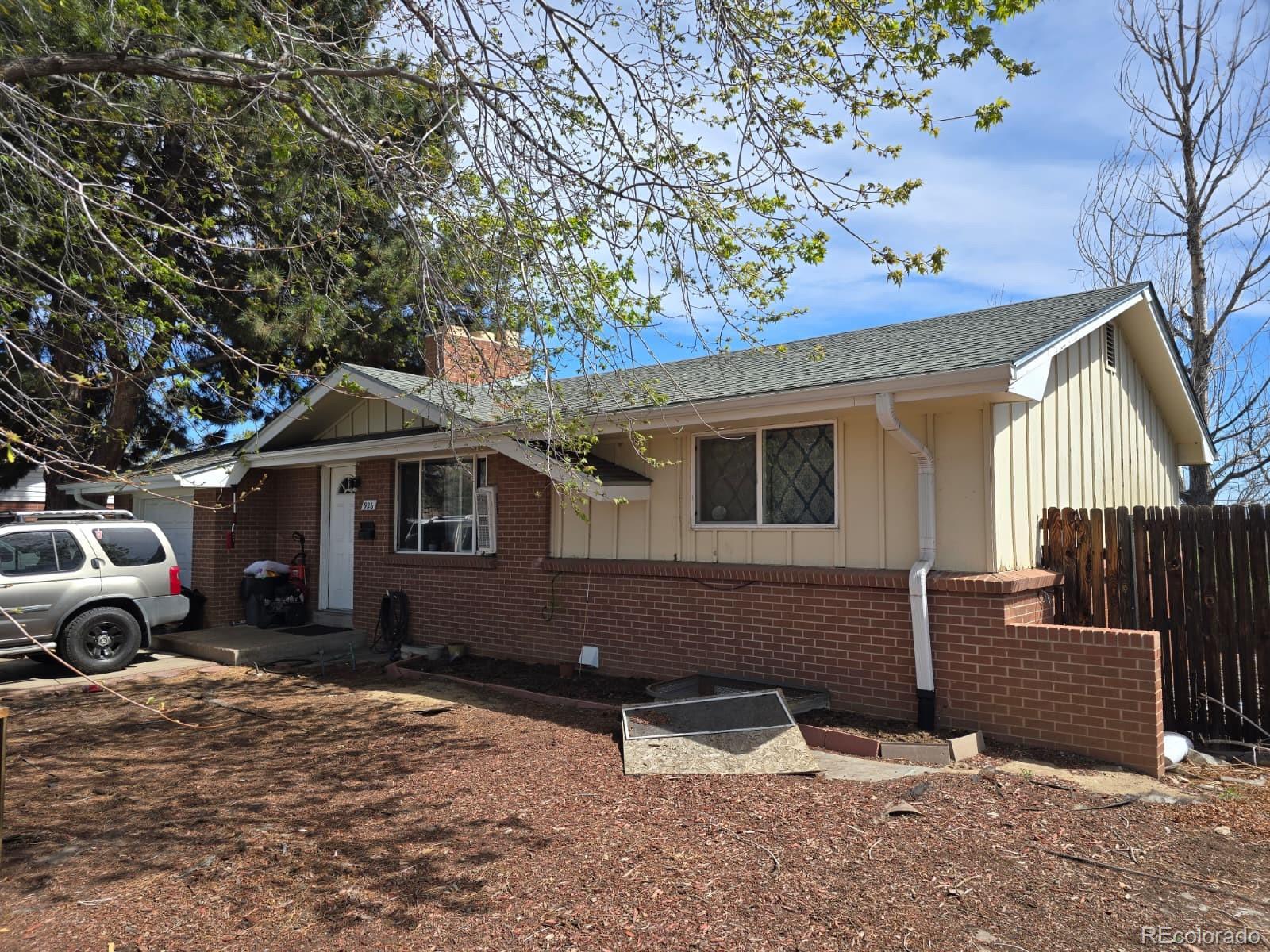 MLS Image #0 for 926  potomac court,aurora, Colorado