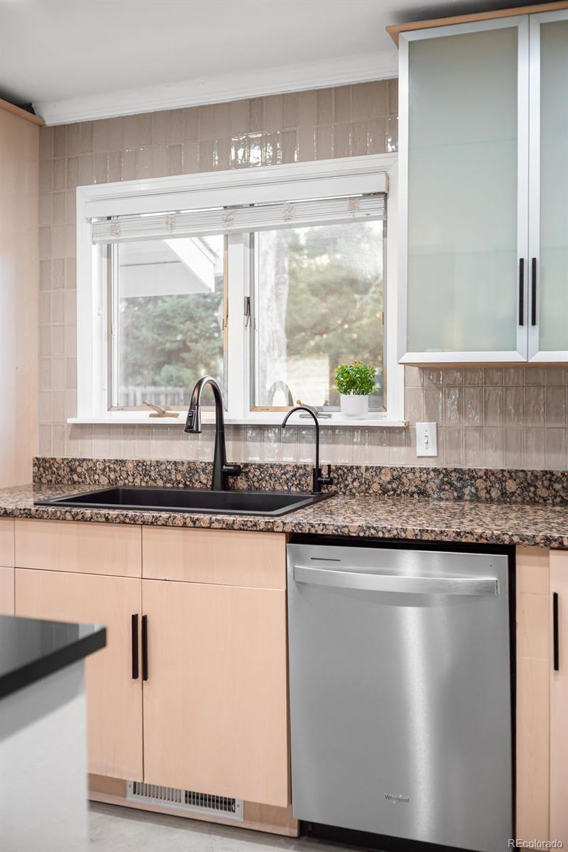 MLS Image #14 for 1465 s ivy way,denver, Colorado