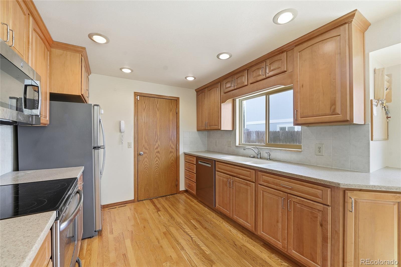 MLS Image #5 for 6831 s zephyr court,littleton, Colorado