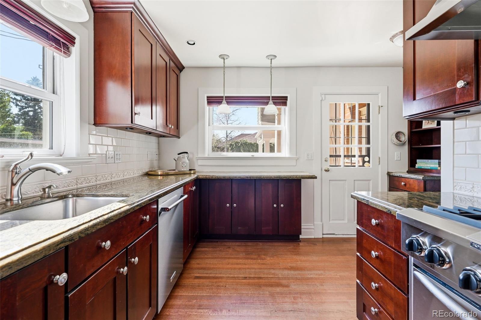 MLS Image #11 for 664 n corona street,denver, Colorado