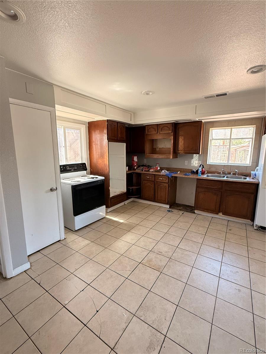 MLS Image #8 for 815  zion street,aurora, Colorado