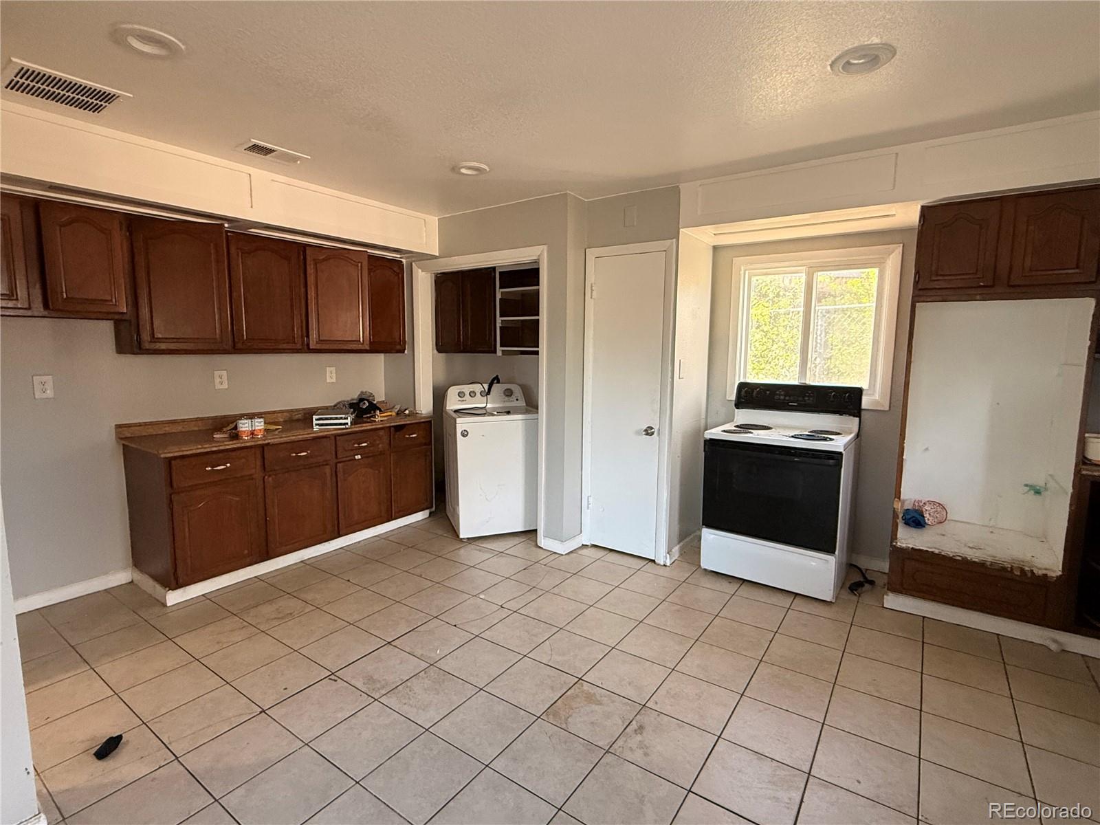 MLS Image #9 for 815  zion street,aurora, Colorado