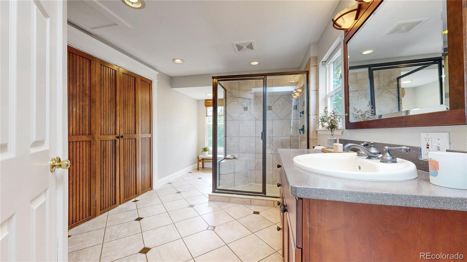 MLS Image #31 for 218 s emerson street,denver, Colorado