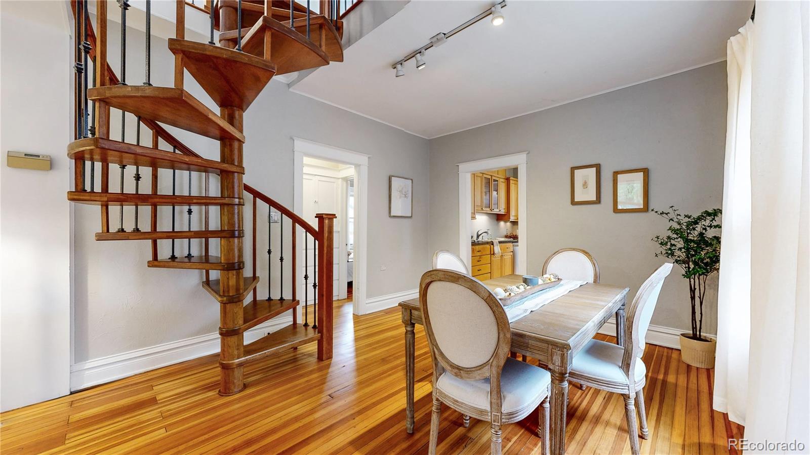 MLS Image #4 for 218 s emerson street,denver, Colorado