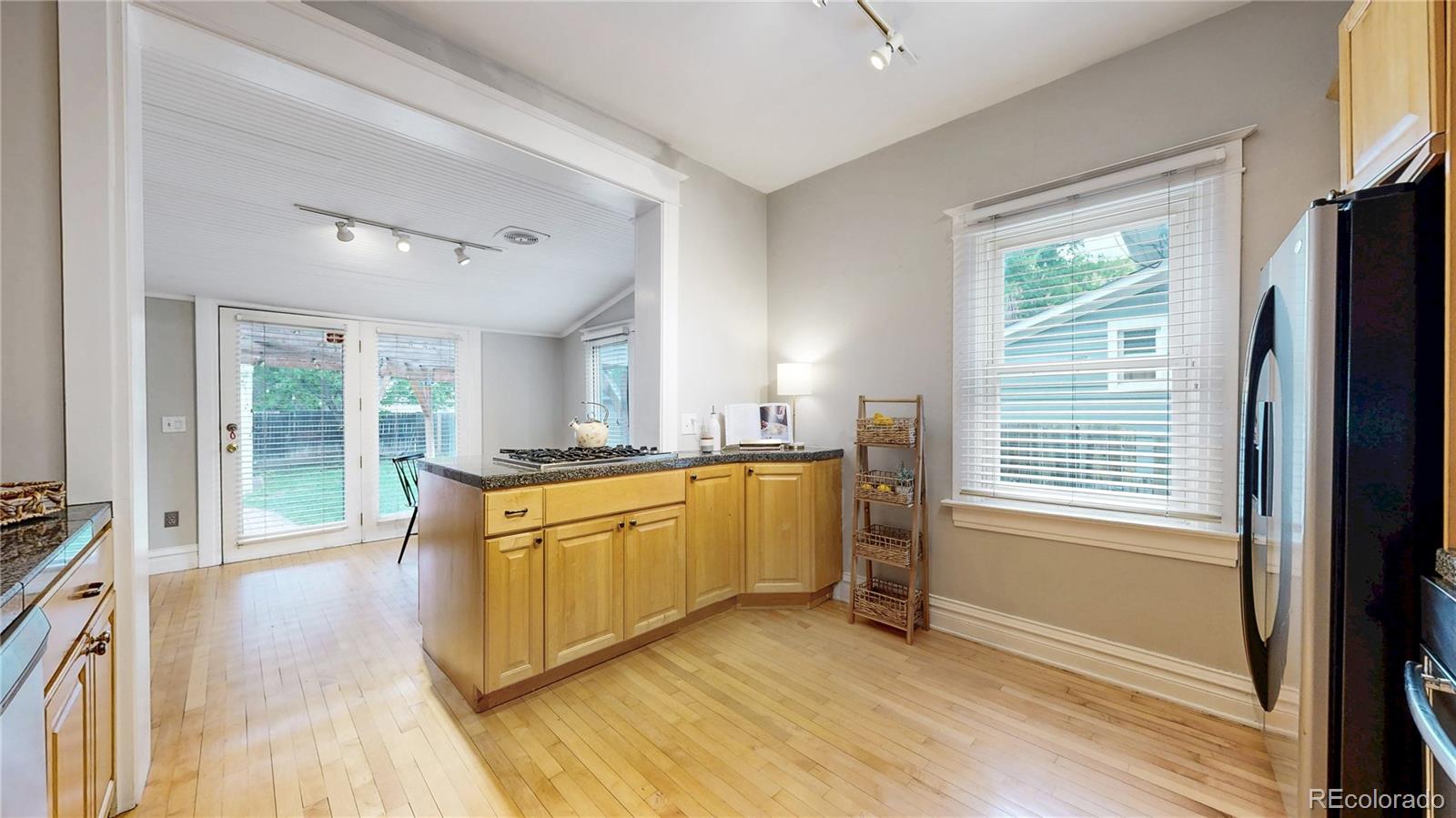 MLS Image #7 for 218 s emerson street,denver, Colorado