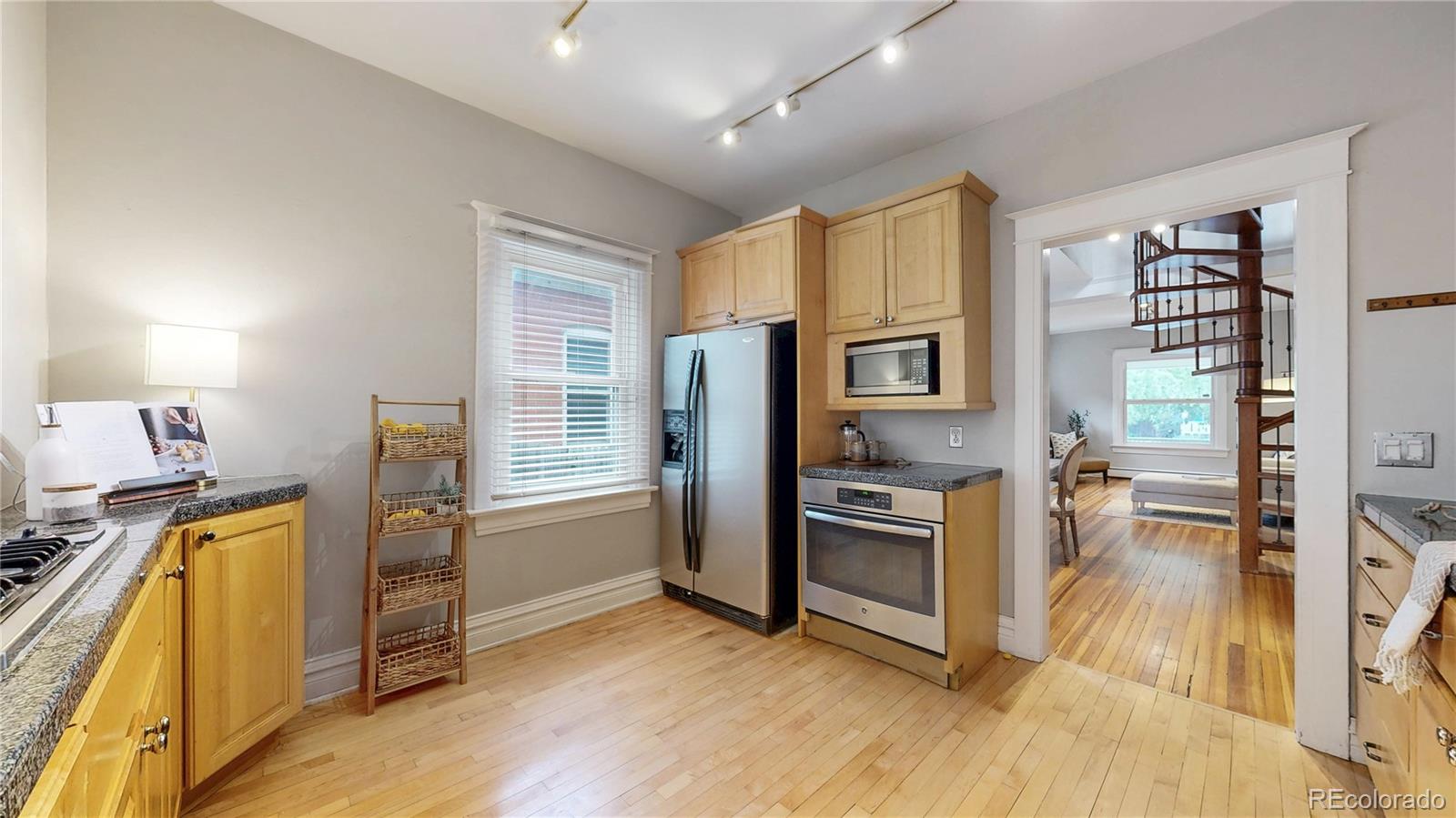 MLS Image #8 for 218 s emerson street,denver, Colorado