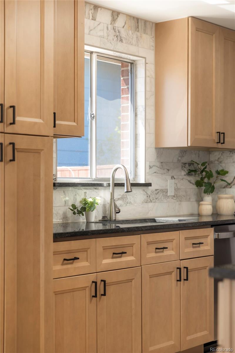 MLS Image #11 for 957  wolff street,denver, Colorado