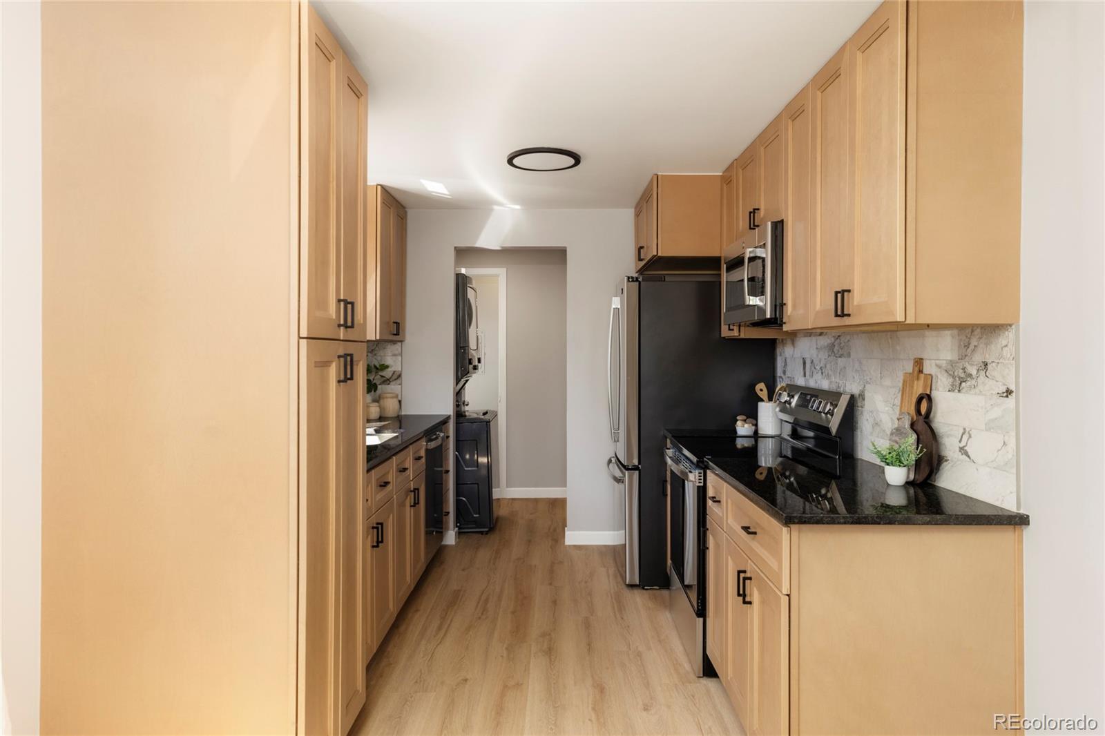 MLS Image #12 for 957  wolff street,denver, Colorado