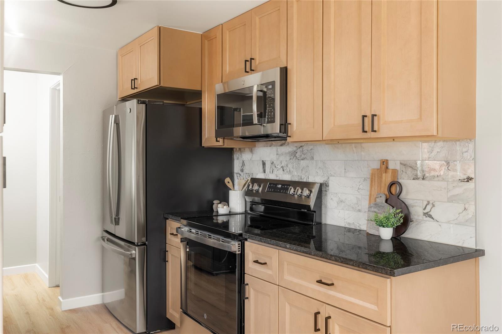 MLS Image #13 for 957  wolff street,denver, Colorado