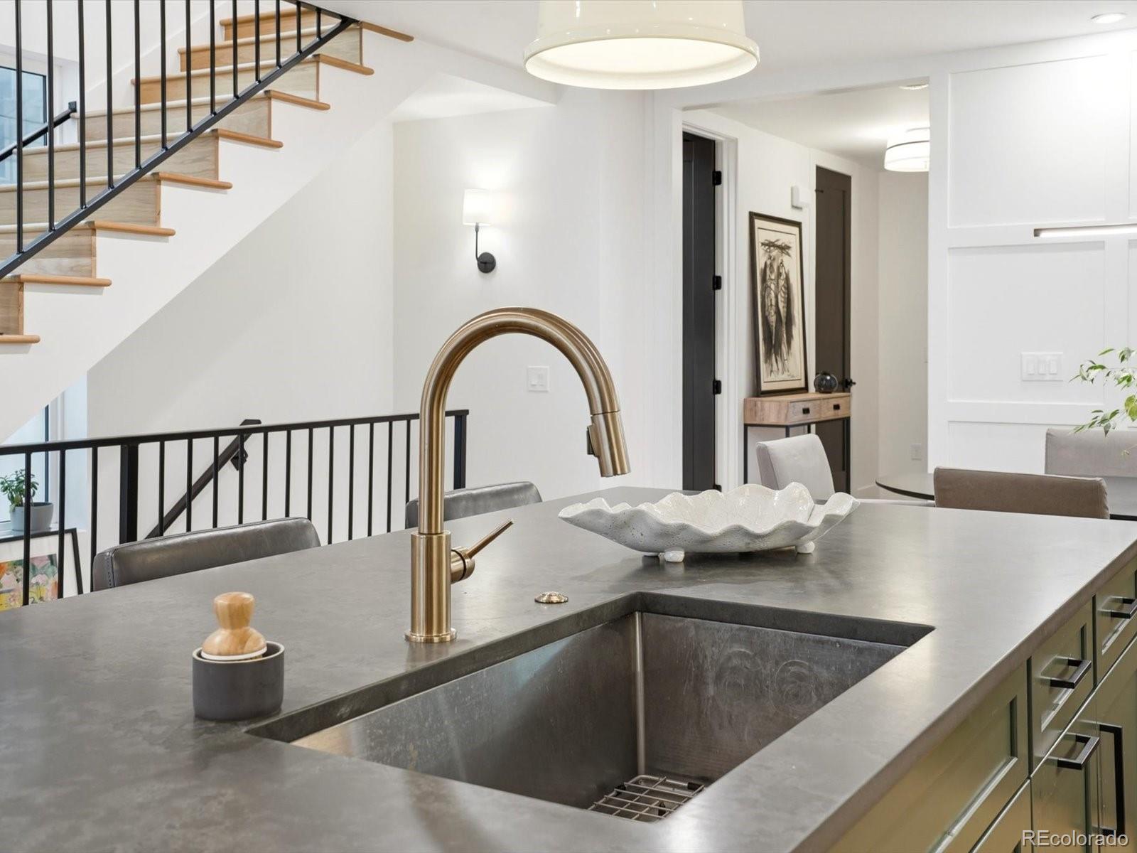 MLS Image #8 for 2011 n gaylord street,denver, Colorado