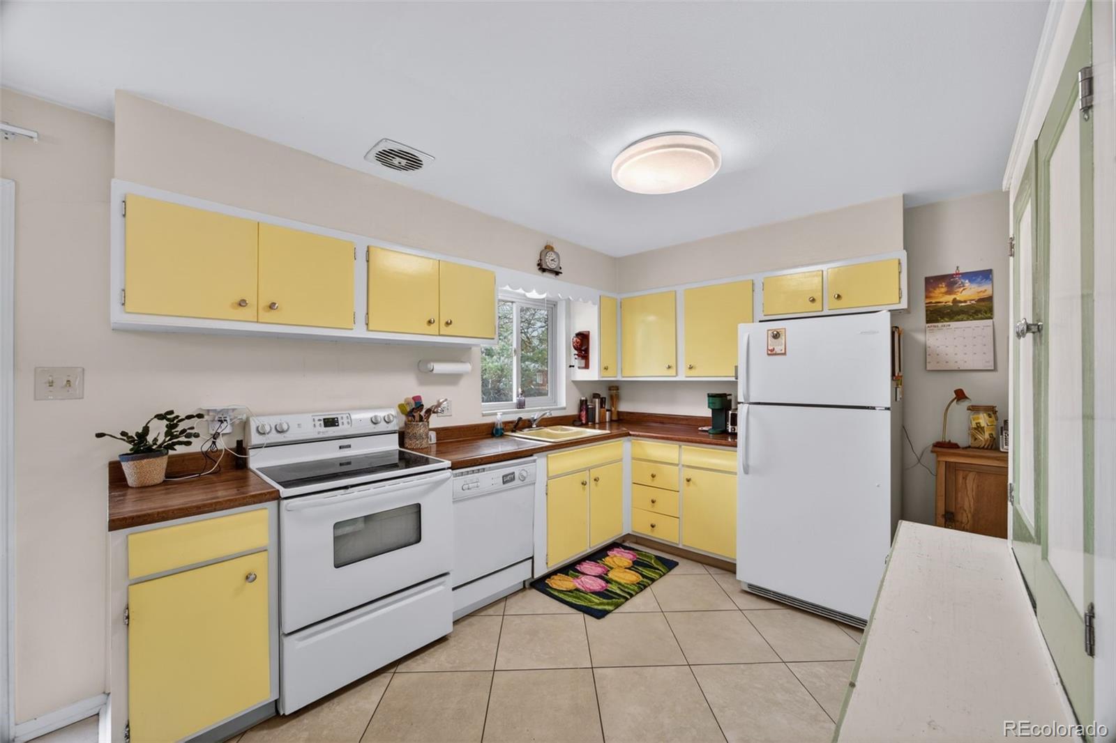 MLS Image #10 for 6436  iris way,arvada, Colorado