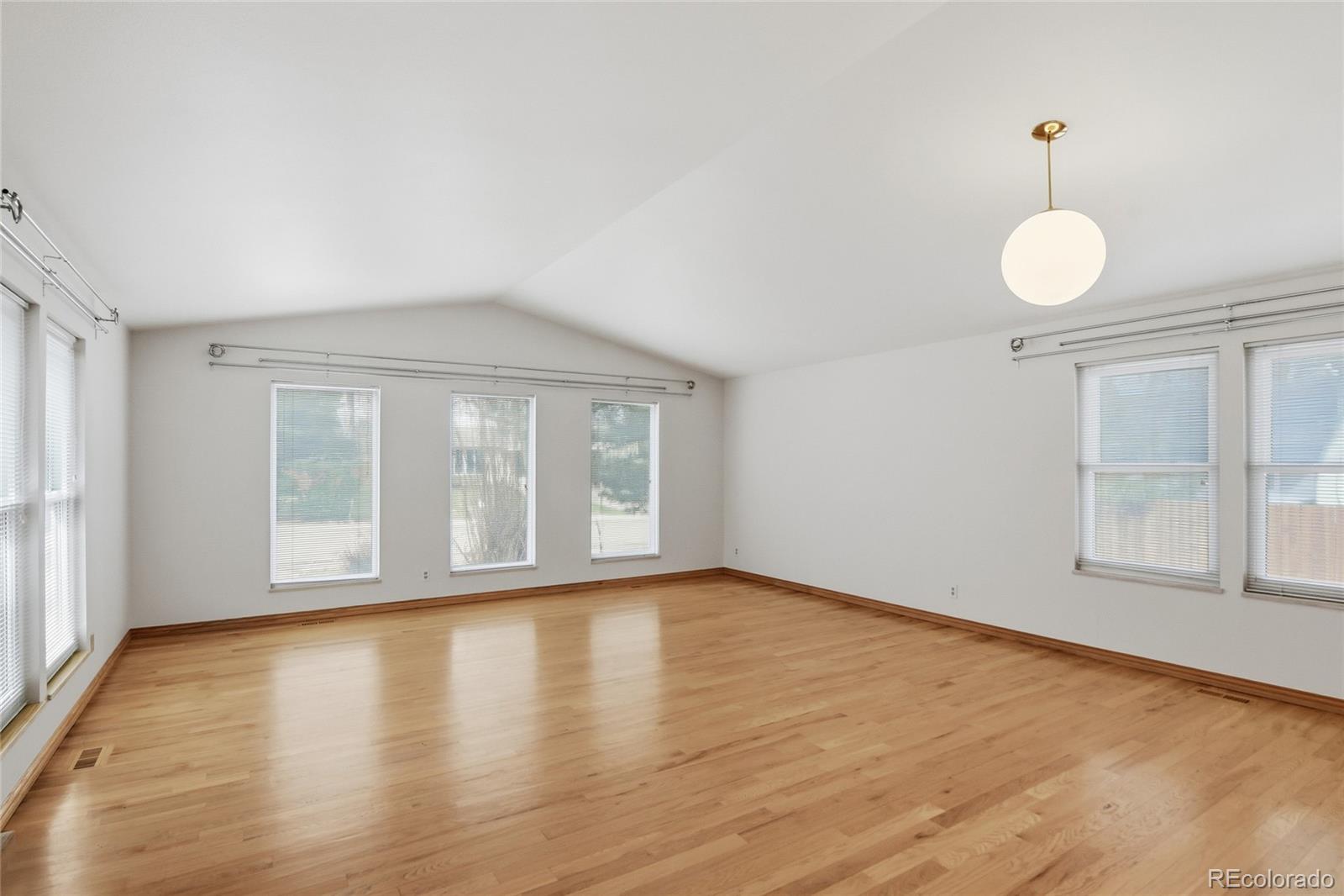 MLS Image #4 for 6842 s high street,centennial, Colorado