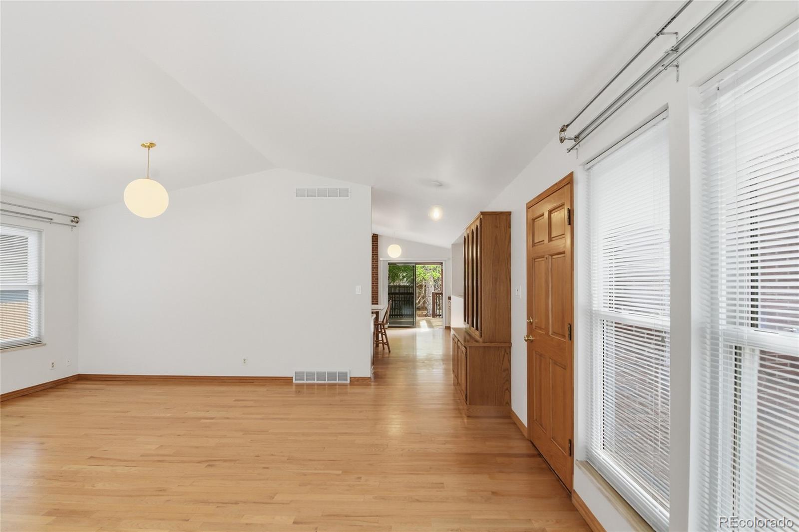 MLS Image #5 for 6842 s high street,centennial, Colorado