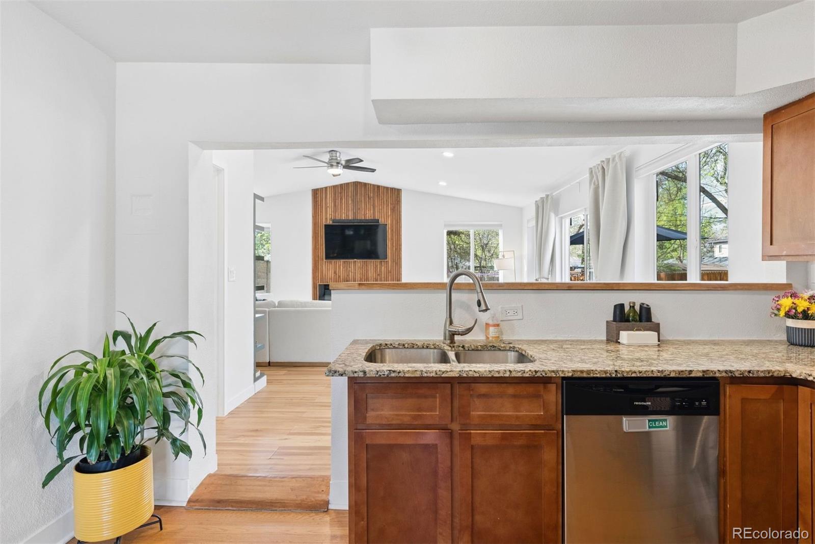 MLS Image #10 for 3910 e jerome avenue,denver, Colorado