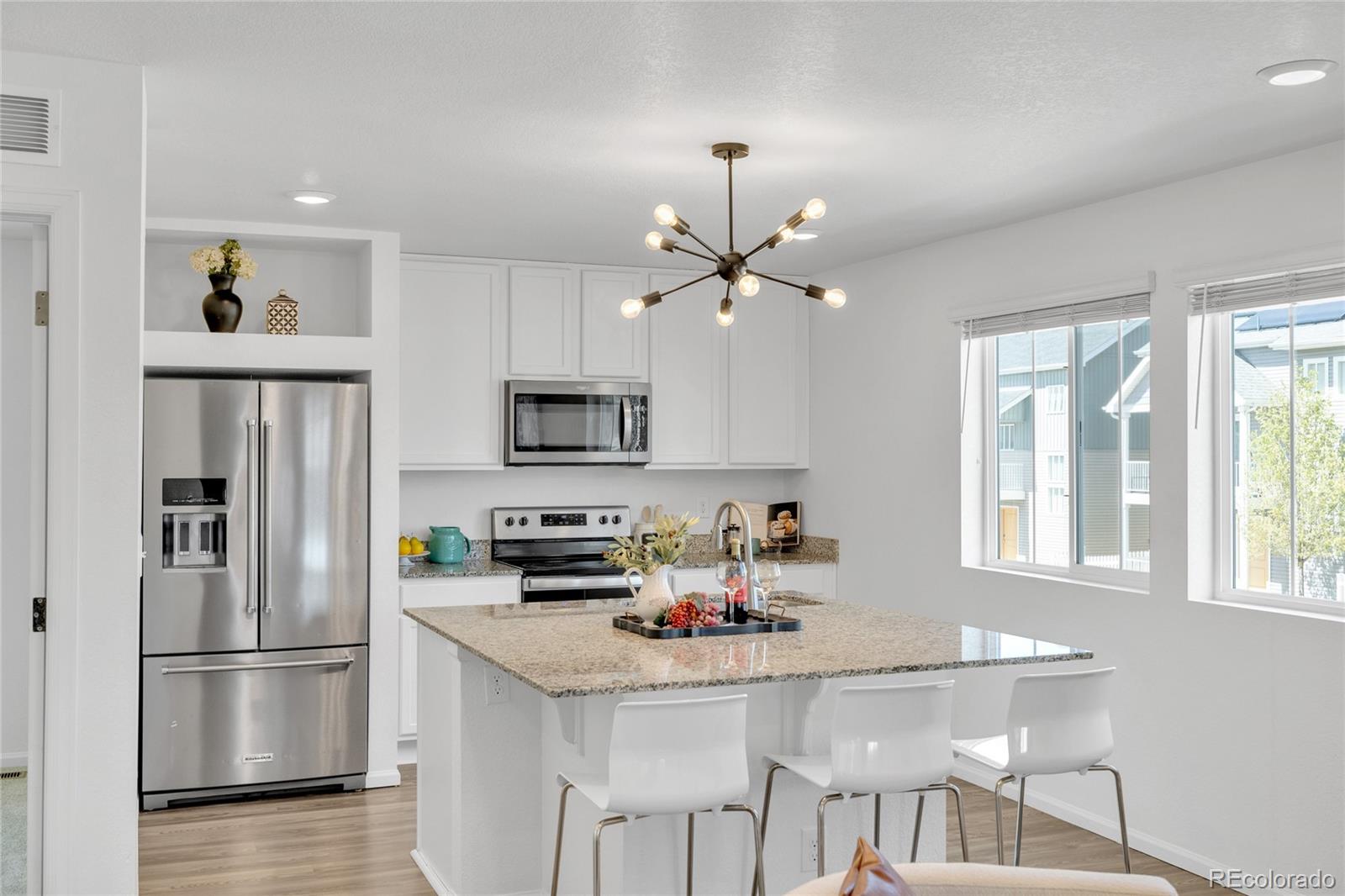 MLS Image #10 for 18652 e 54th avenue,denver, Colorado