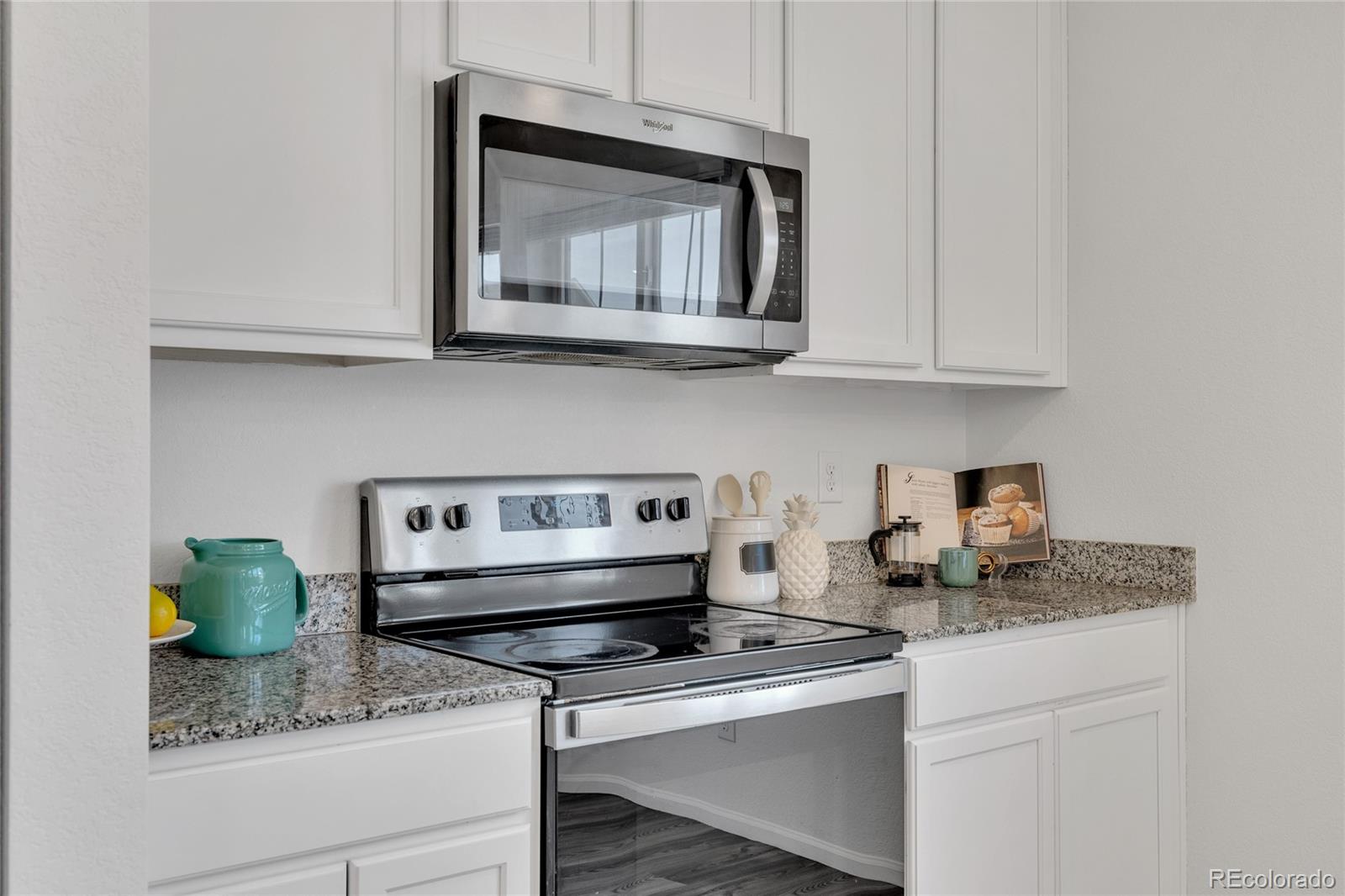 MLS Image #11 for 18652 e 54th avenue,denver, Colorado