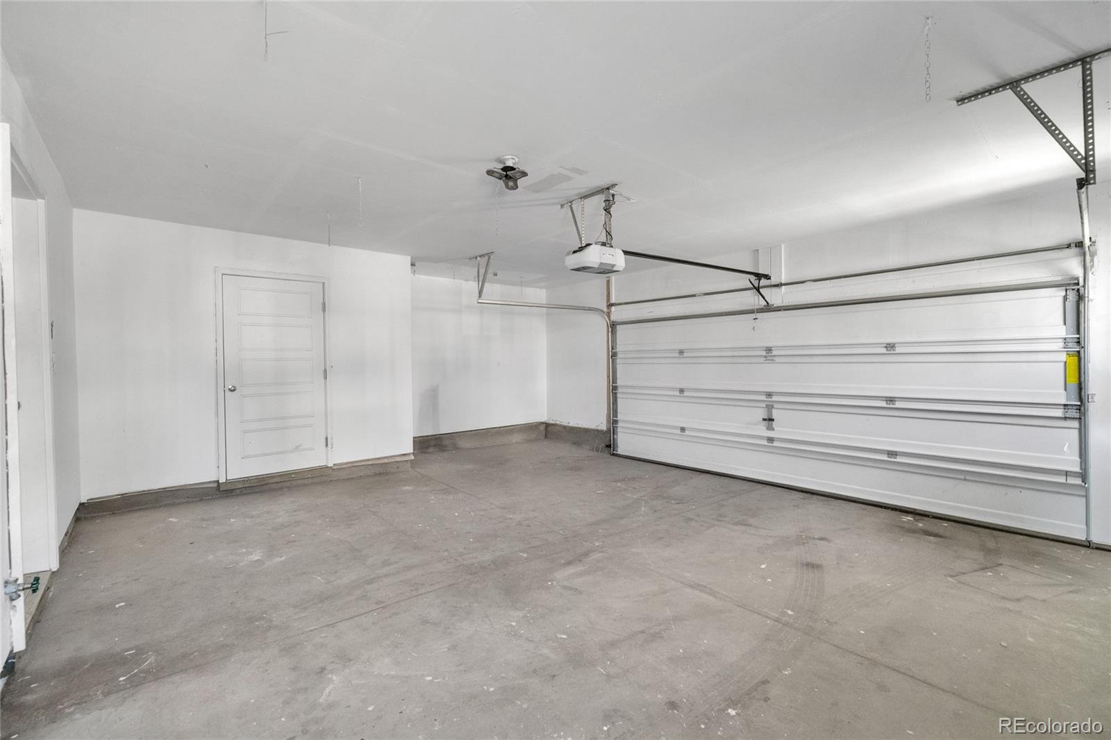 MLS Image #22 for 18652 e 54th avenue,denver, Colorado
