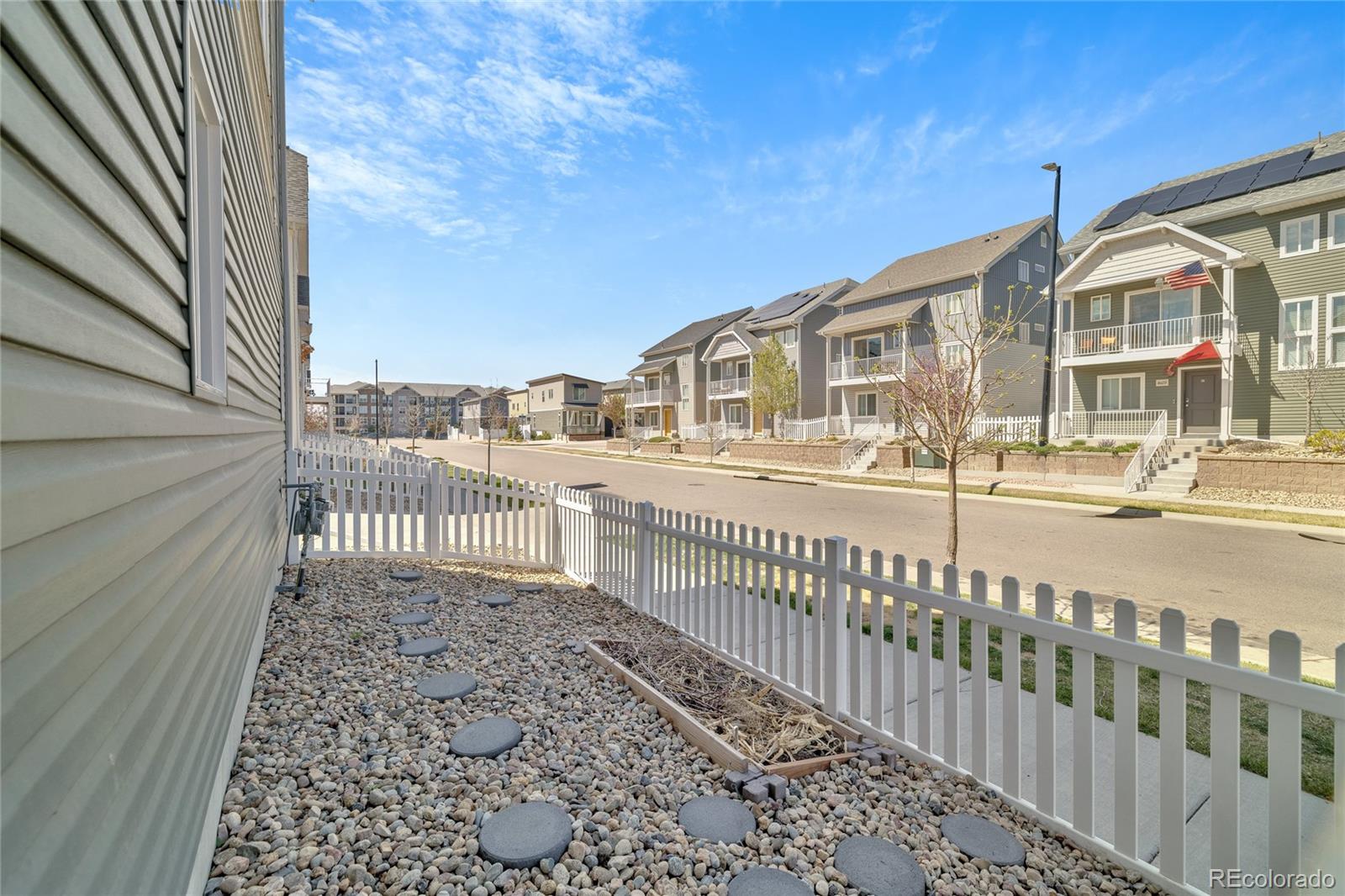 MLS Image #25 for 18652 e 54th avenue,denver, Colorado