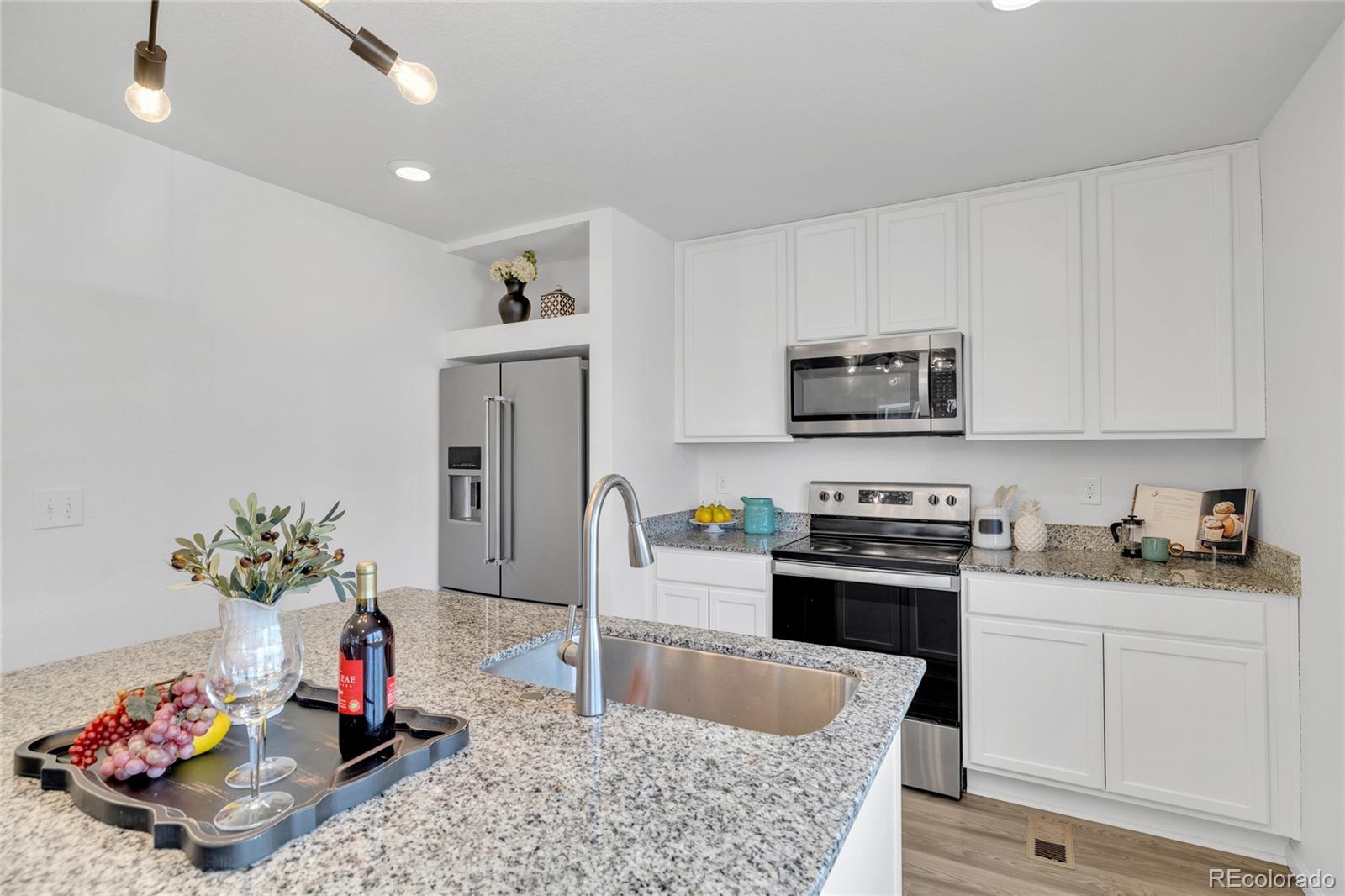 MLS Image #8 for 18652 e 54th avenue,denver, Colorado