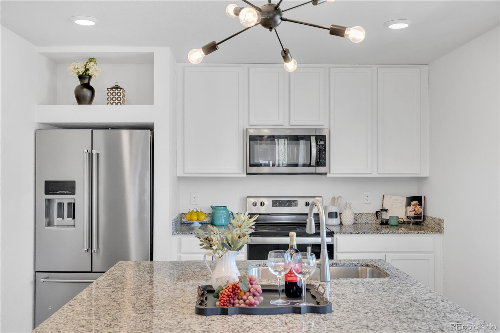 MLS Image #9 for 18652 e 54th avenue,denver, Colorado