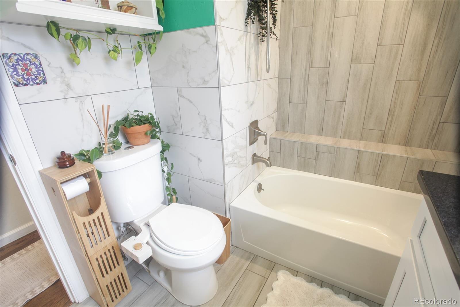 MLS Image #18 for 823 s raritan street,denver, Colorado