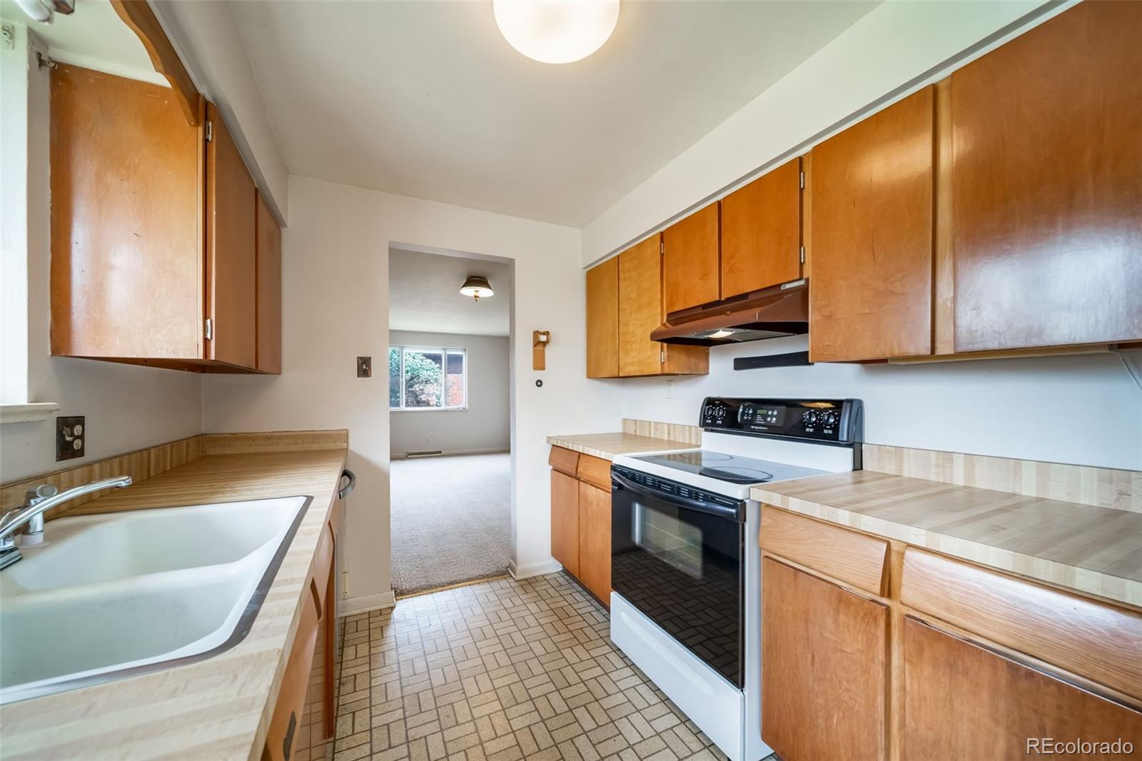 MLS Image #11 for 10330 w 60th avenue,arvada, Colorado