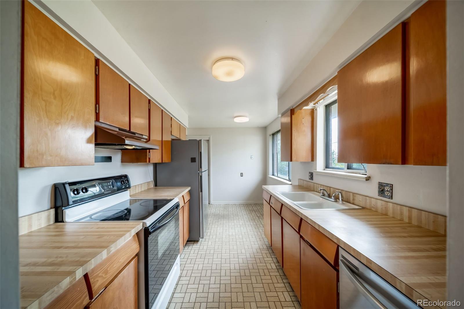 MLS Image #9 for 10330 w 60th avenue,arvada, Colorado