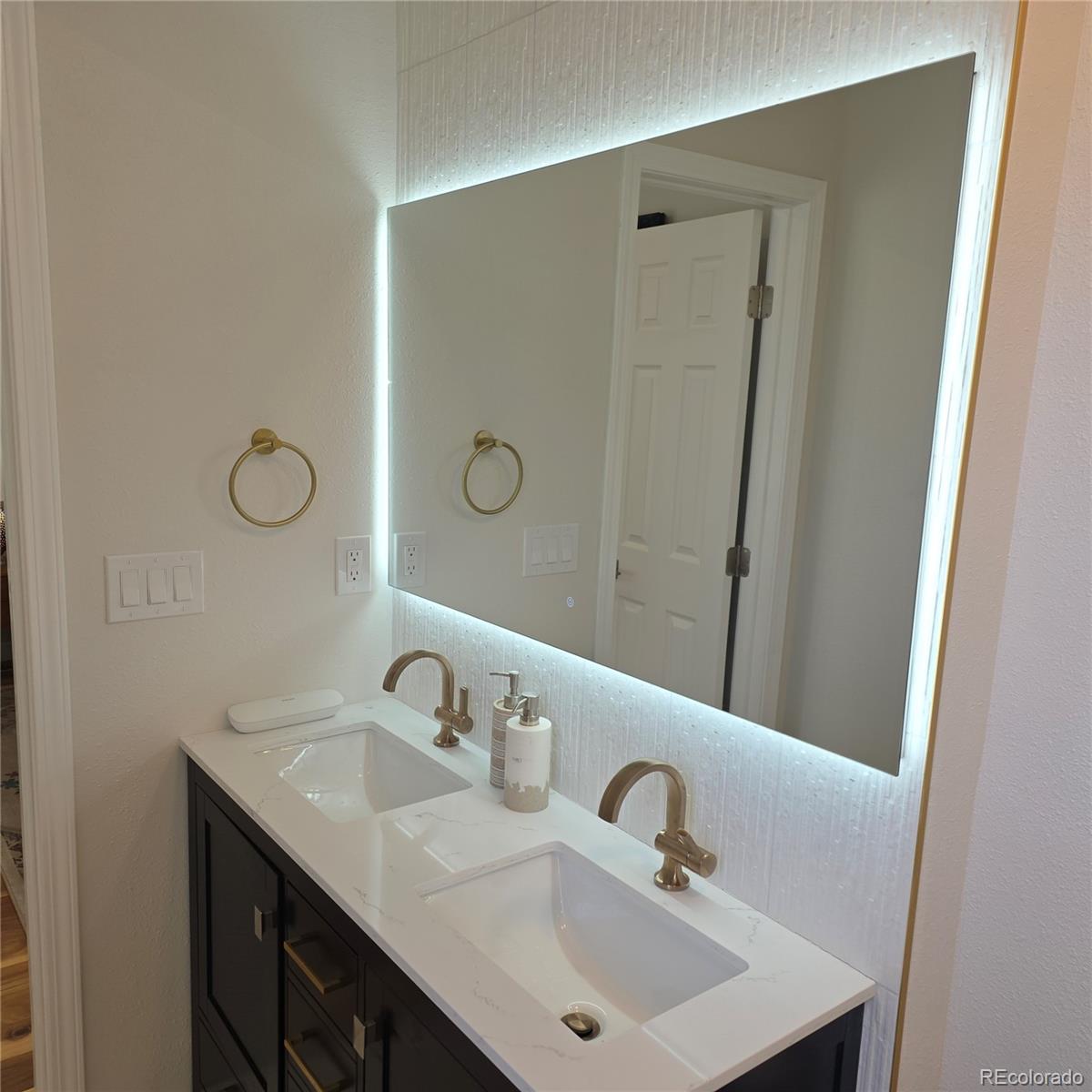 MLS Image #18 for 9002 e amherst drive a,denver, Colorado