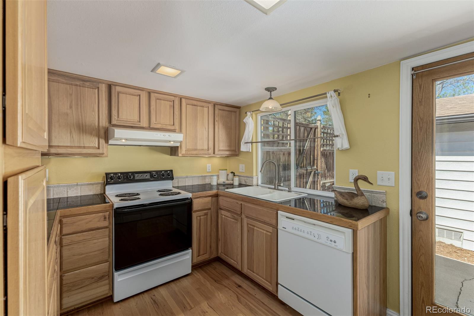 MLS Image #6 for 3571 s kittredge street e,aurora, Colorado