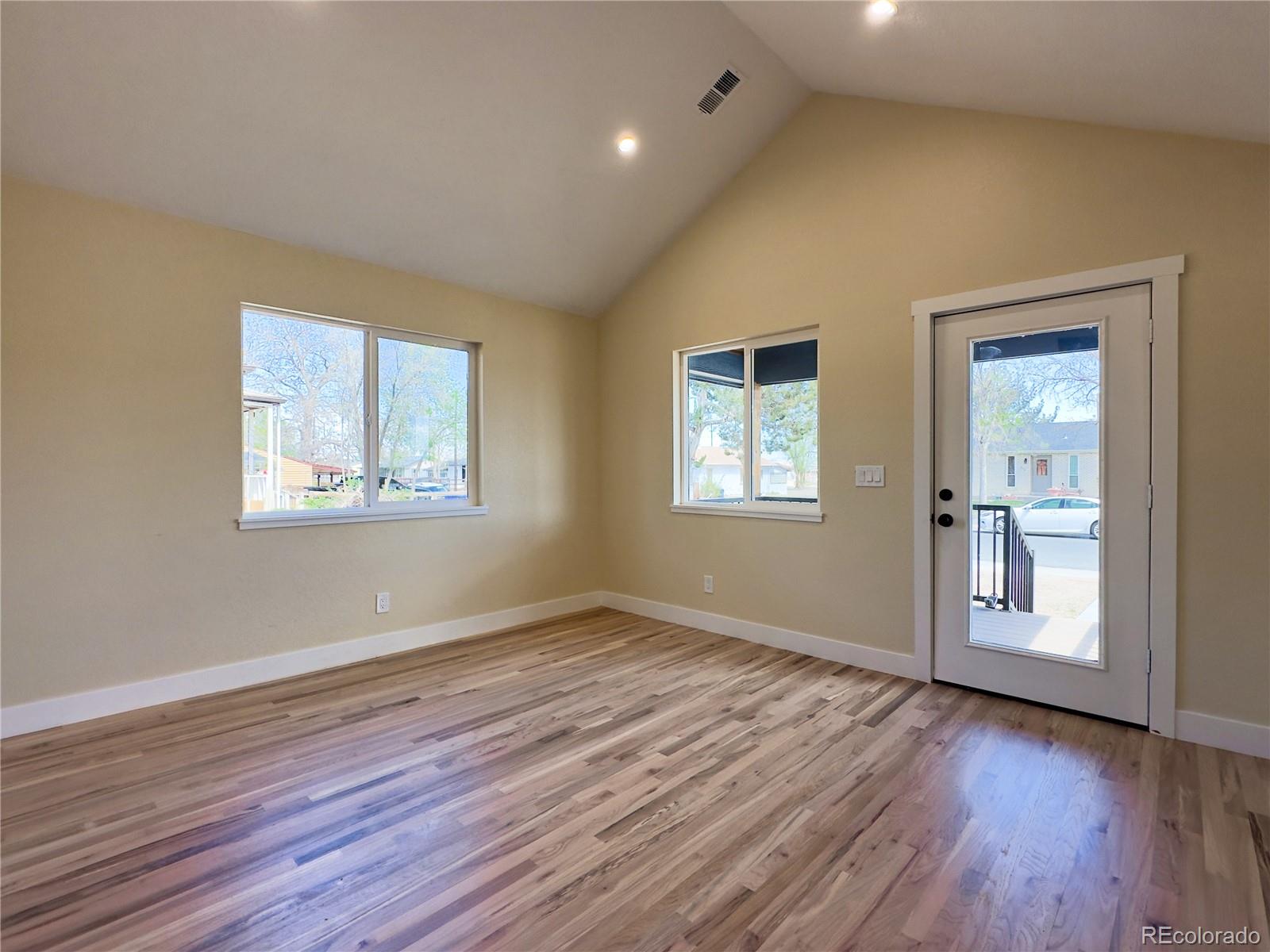 MLS Image #3 for 8071  jasmine street,dupont, Colorado