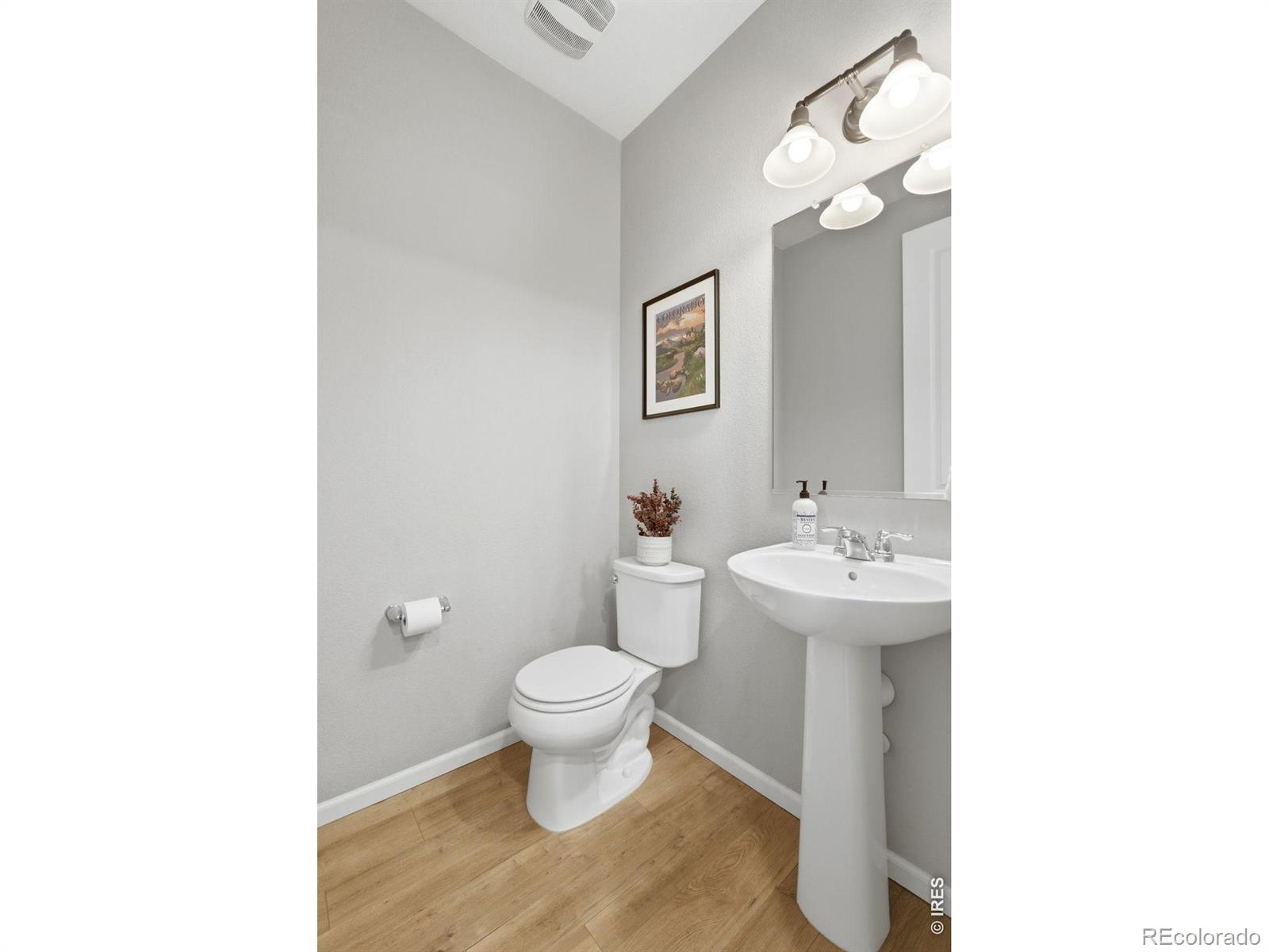 MLS Image #13 for 8990 e 61st avenue,denver, Colorado