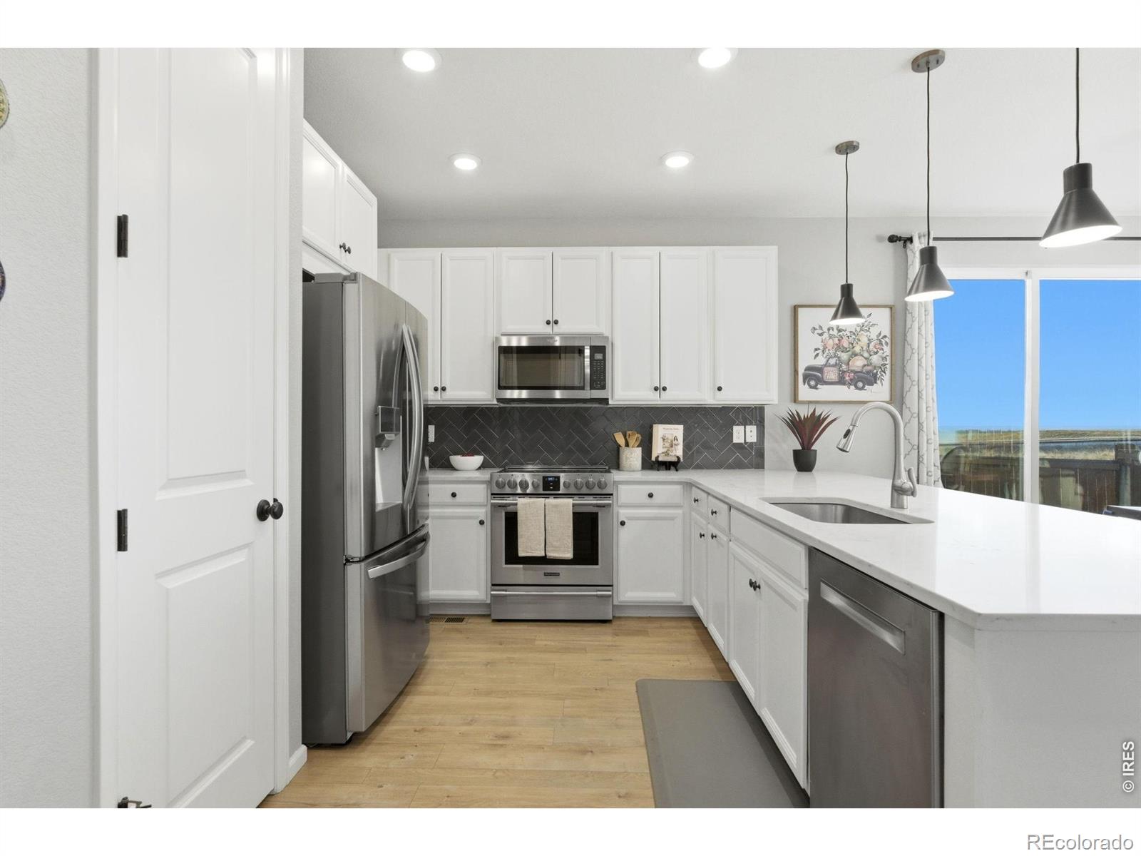 MLS Image #8 for 8990 e 61st avenue,denver, Colorado