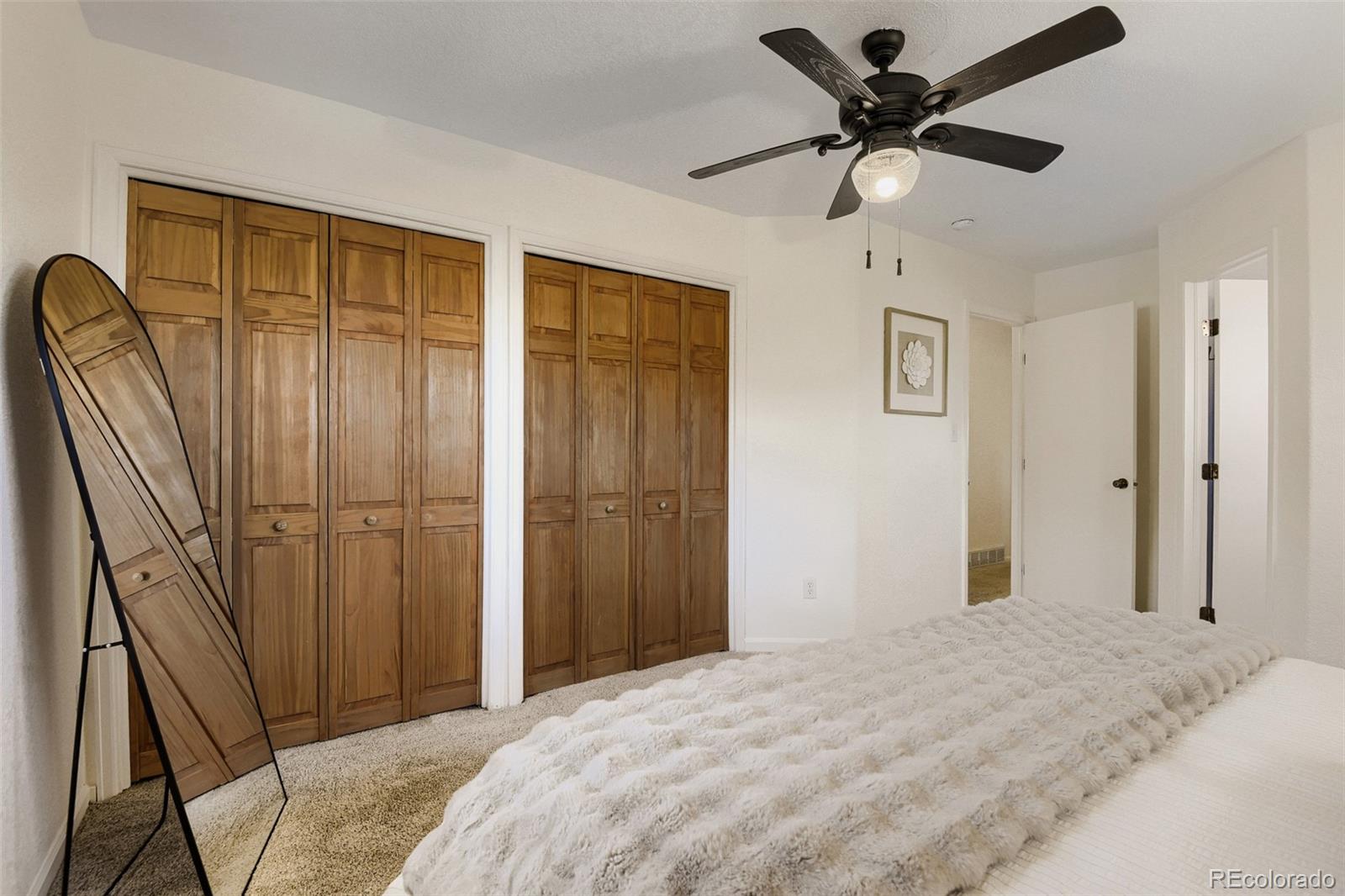 MLS Image #14 for 3038 s akron court,denver, Colorado