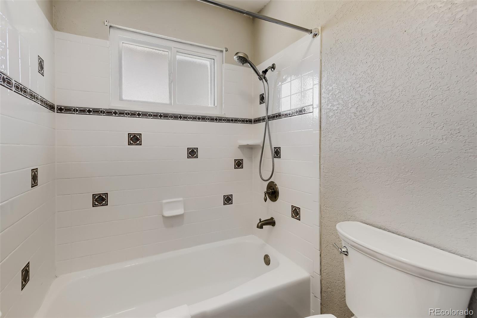 MLS Image #20 for 3038 s akron court,denver, Colorado