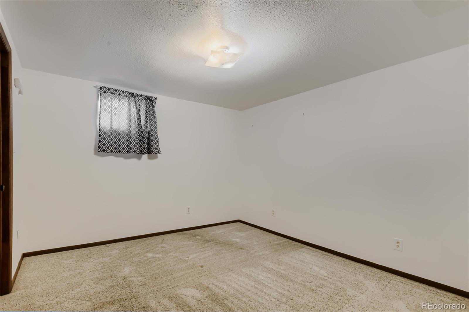 MLS Image #21 for 3038 s akron court,denver, Colorado
