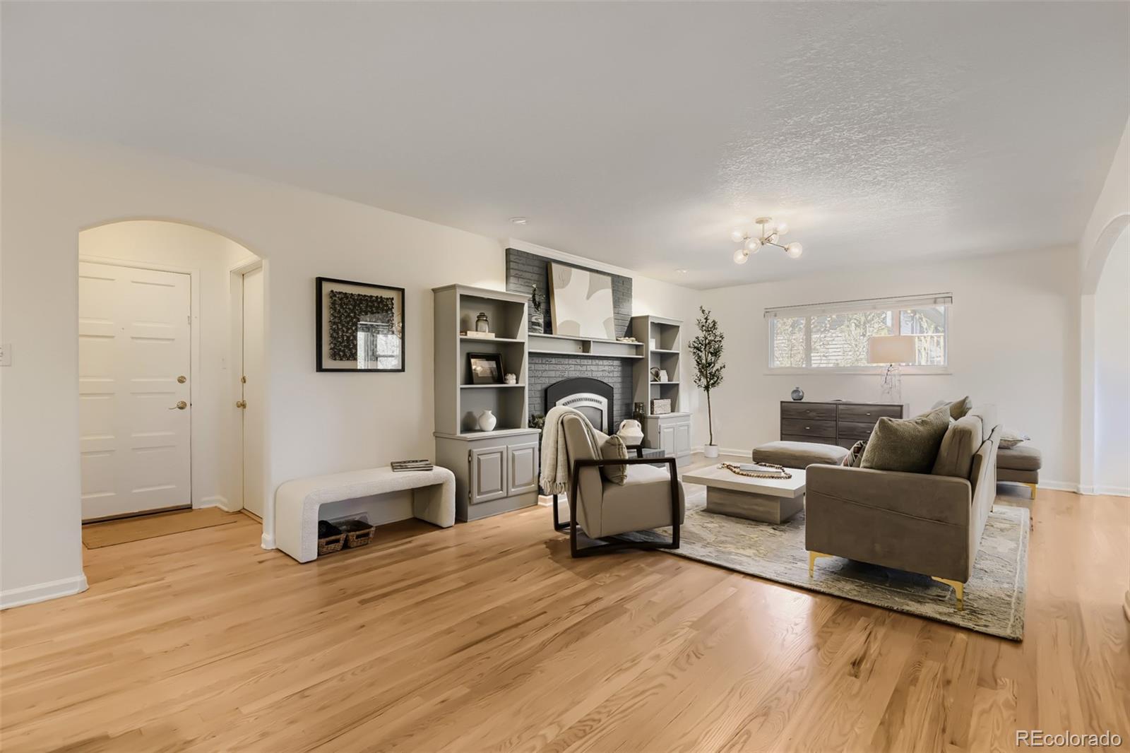 MLS Image #4 for 3038 s akron court,denver, Colorado