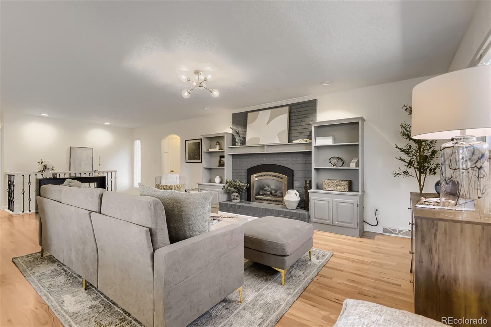 MLS Image #5 for 3038 s akron court,denver, Colorado