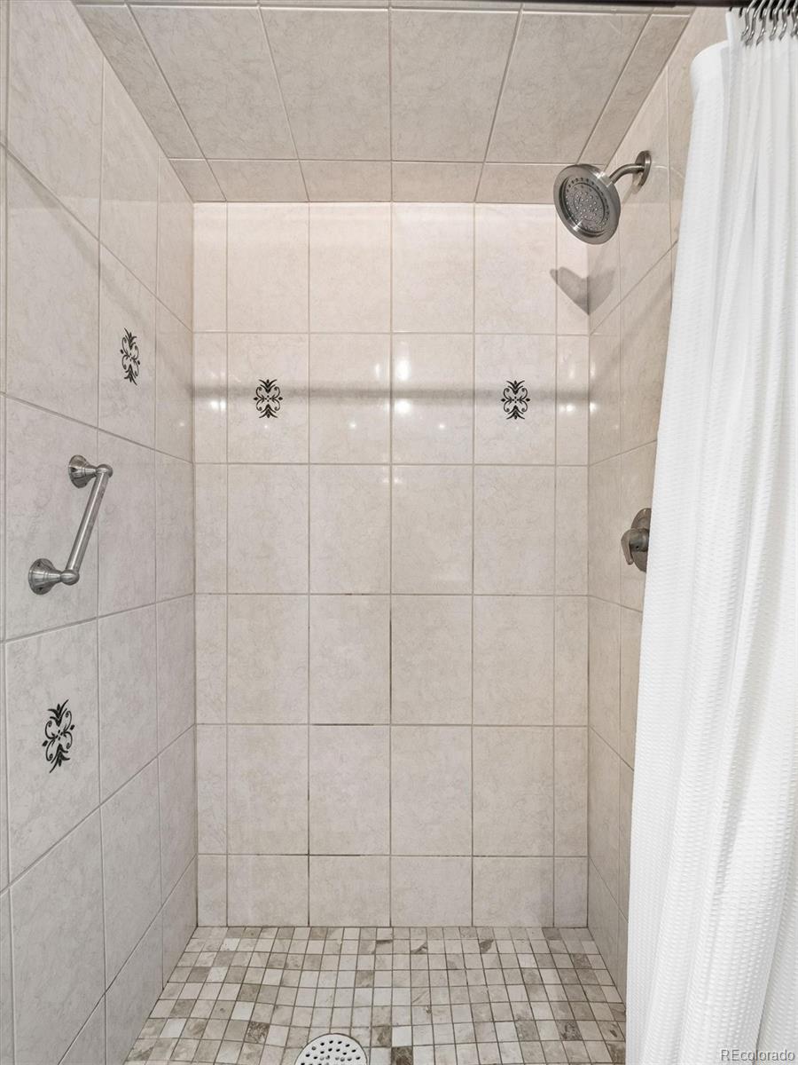 MLS Image #26 for 2300  leyden street,denver, Colorado