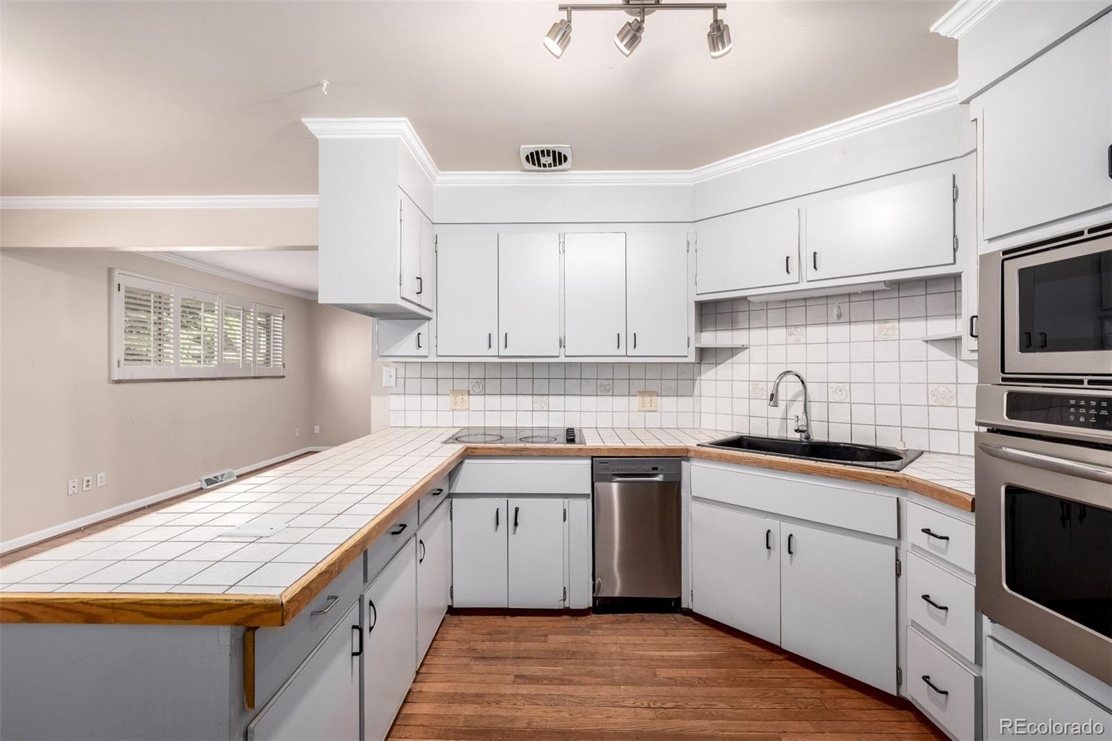 MLS Image #12 for 660 n ogden street ,denver, Colorado
