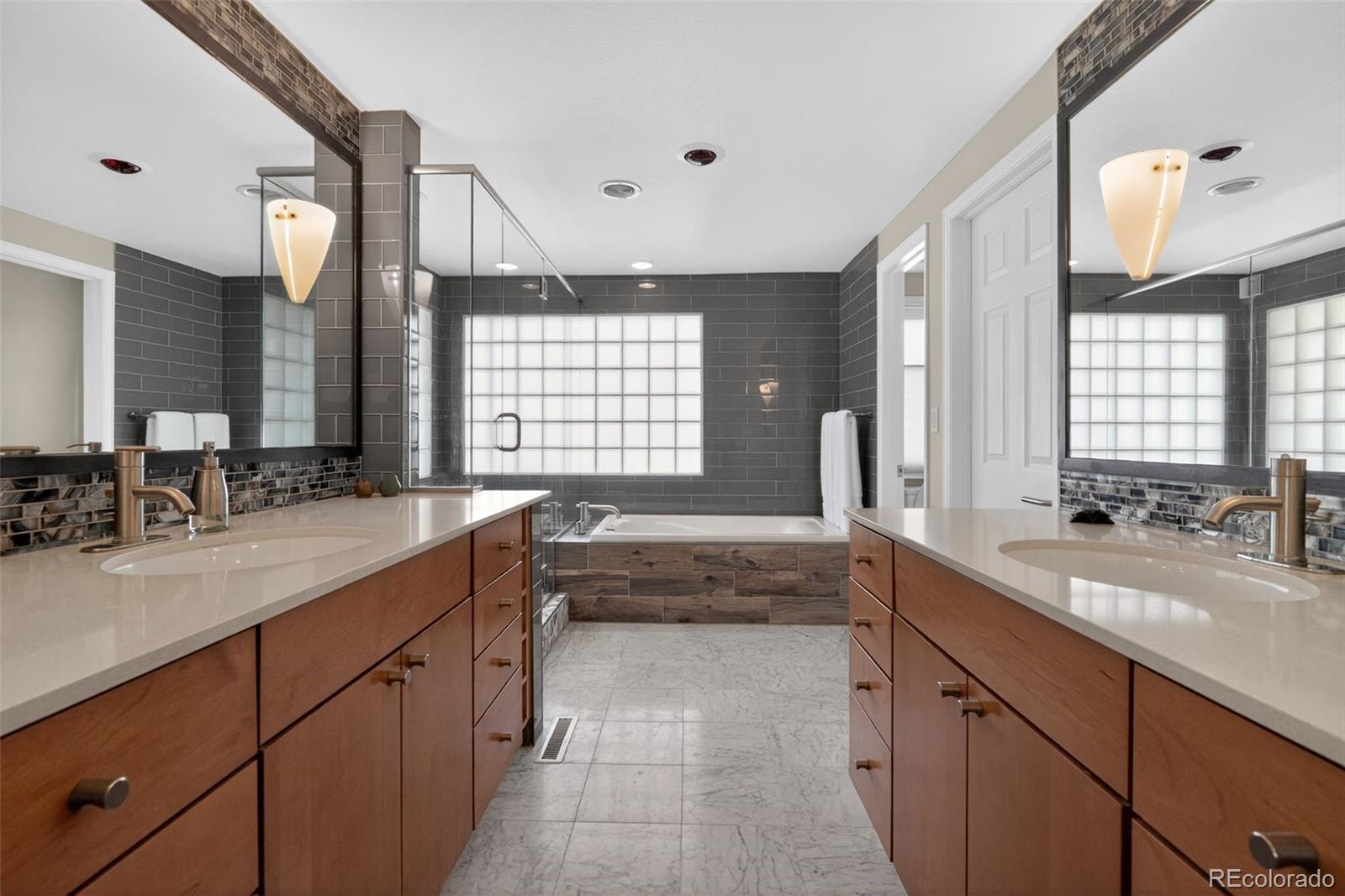 MLS Image #13 for 9830 e fair lane,englewood, Colorado