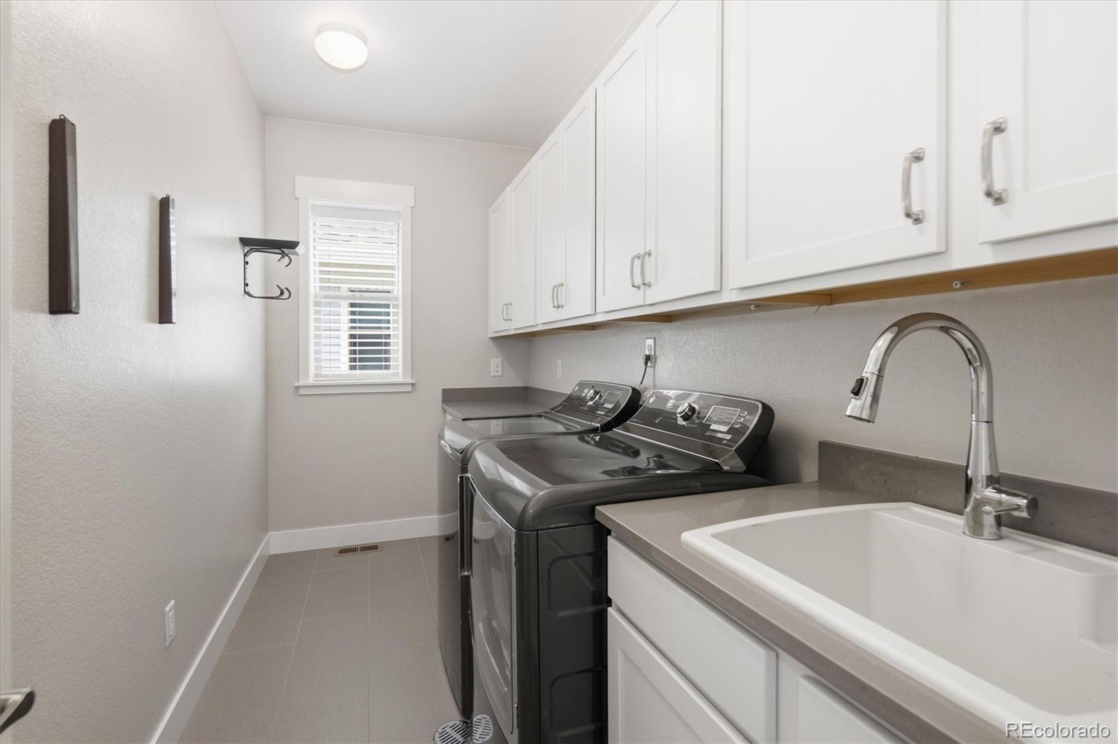 MLS Image #37 for 5971  hanover street,denver, Colorado