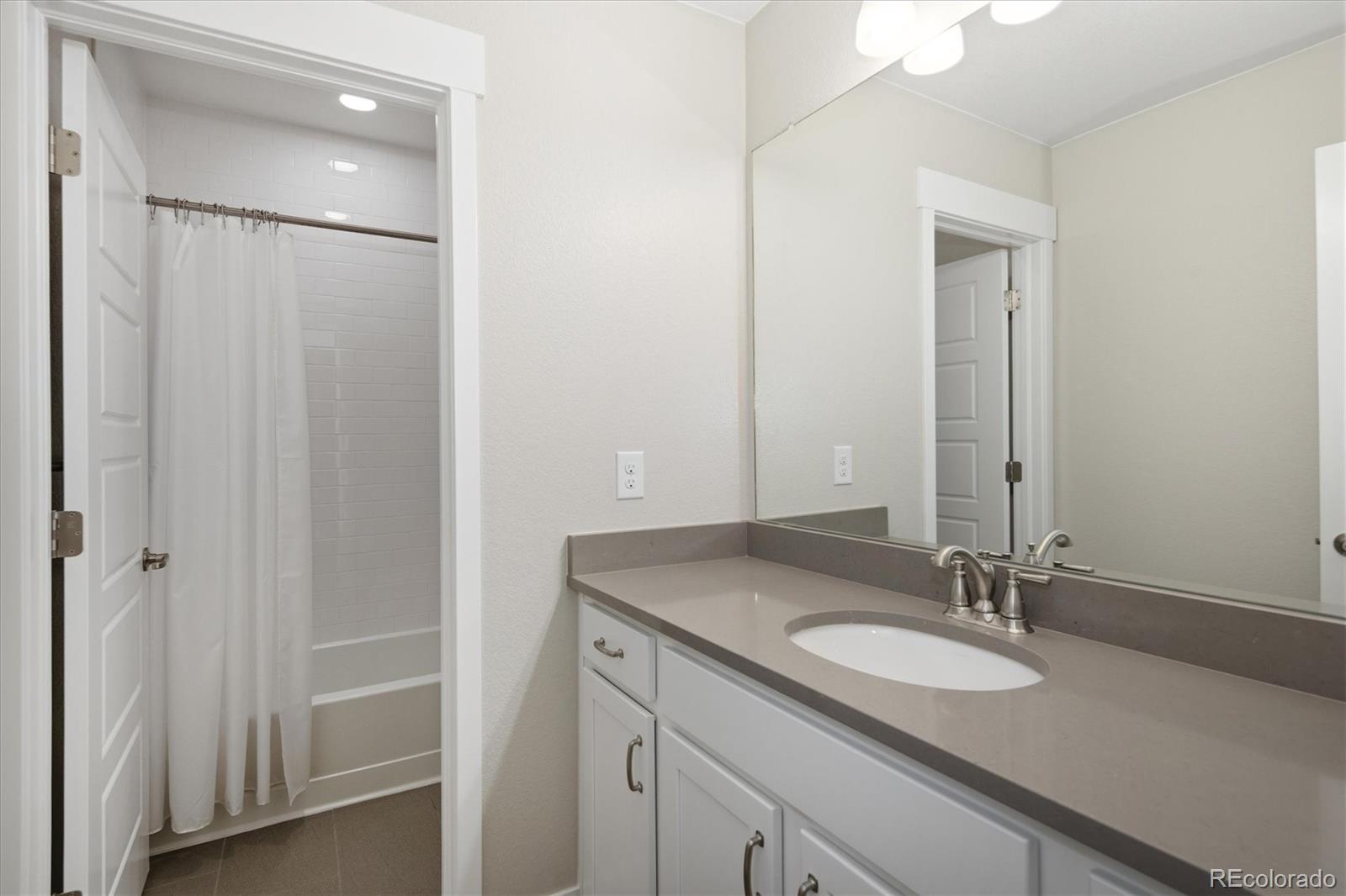 MLS Image #41 for 5971  hanover street,denver, Colorado