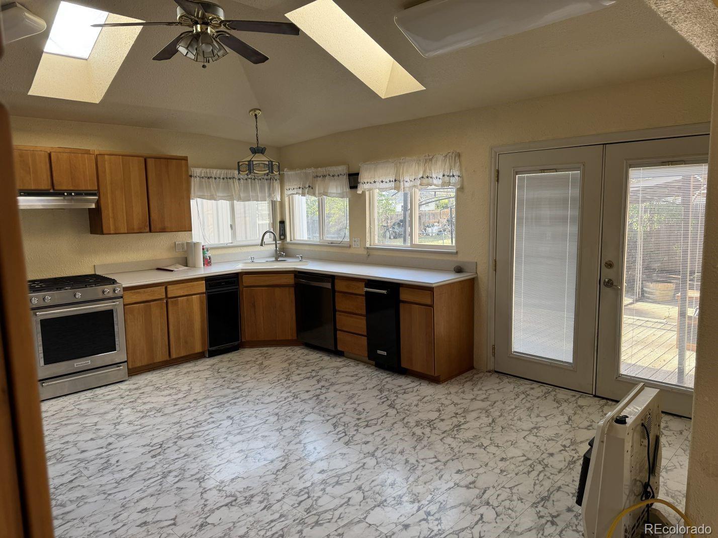 MLS Image #13 for 4654 s delaware street,englewood, Colorado