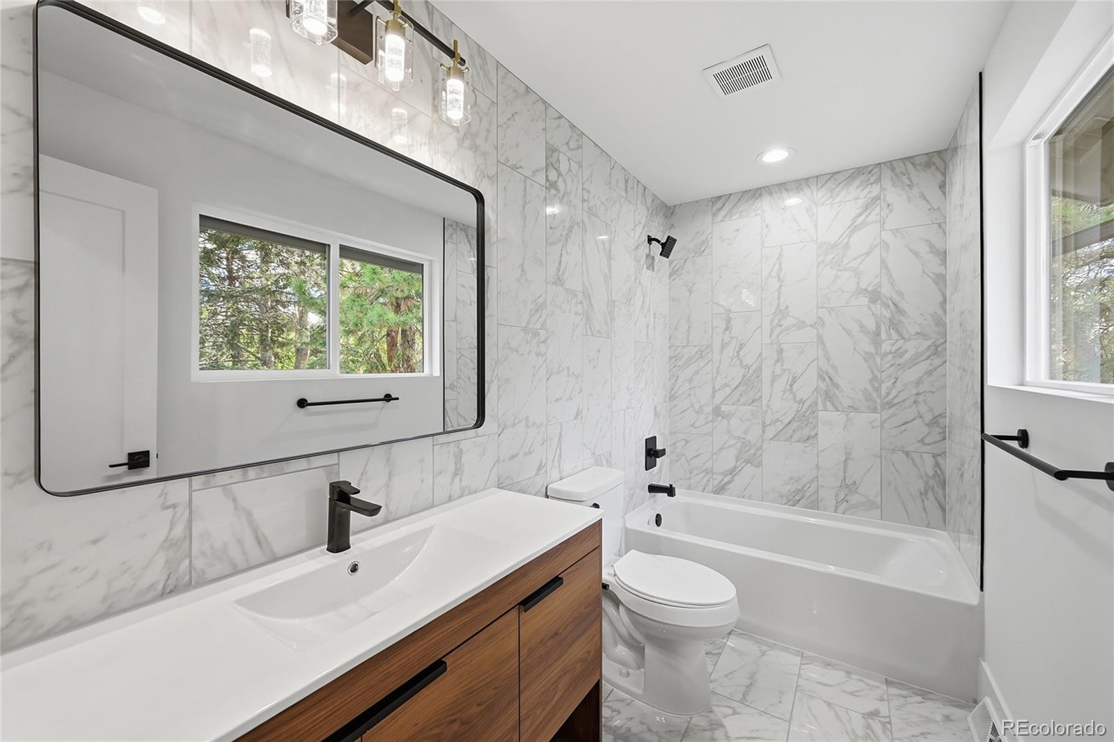 MLS Image #16 for 4011 s magnolia way,denver, Colorado
