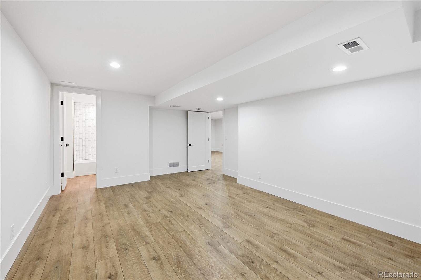MLS Image #23 for 4011 s magnolia way,denver, Colorado