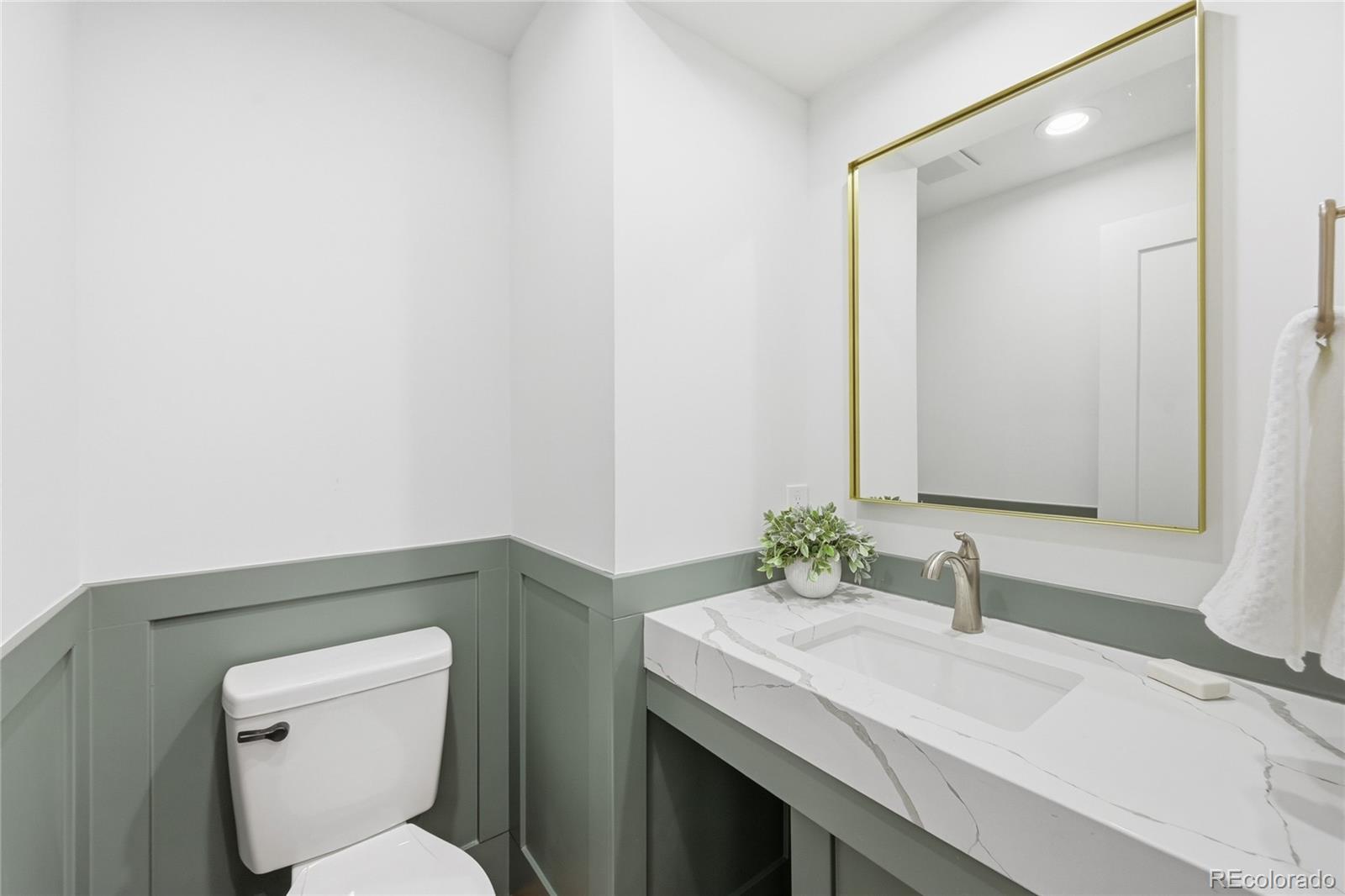 MLS Image #7 for 4011 s magnolia way,denver, Colorado