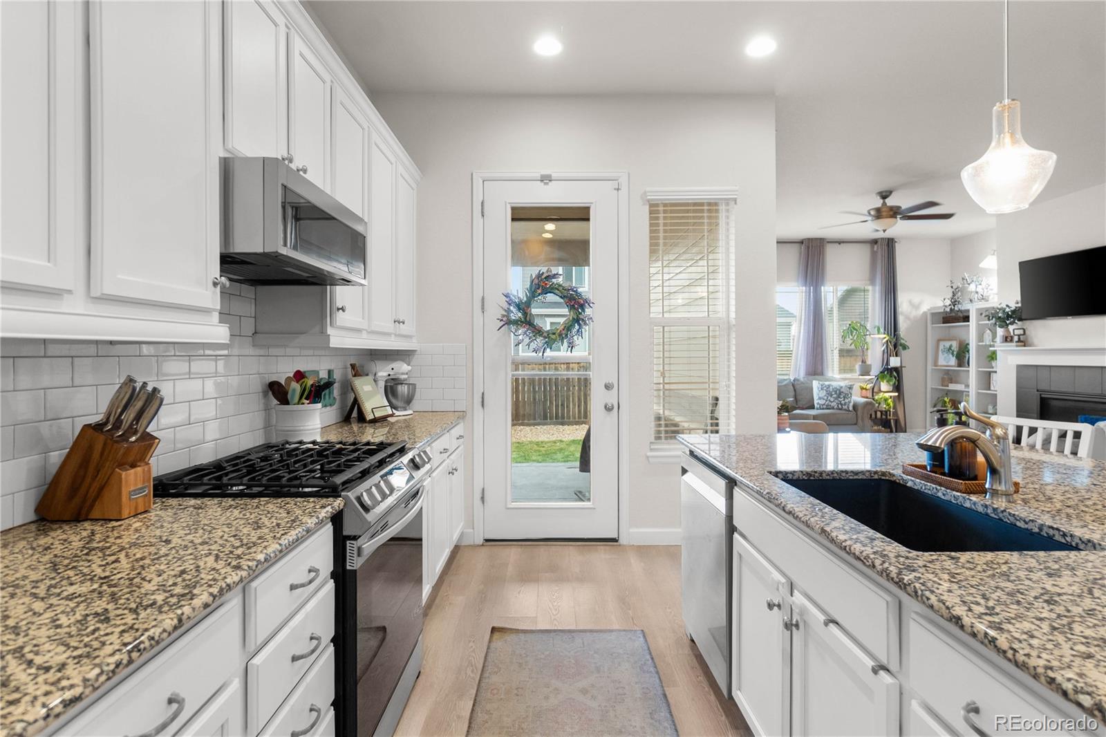 MLS Image #13 for 32 n jackson gap way,aurora, Colorado