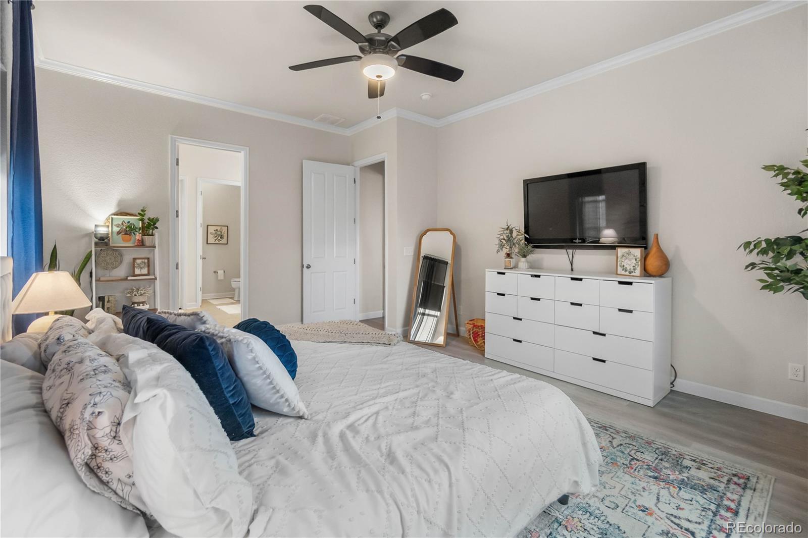 MLS Image #19 for 32 n jackson gap way,aurora, Colorado