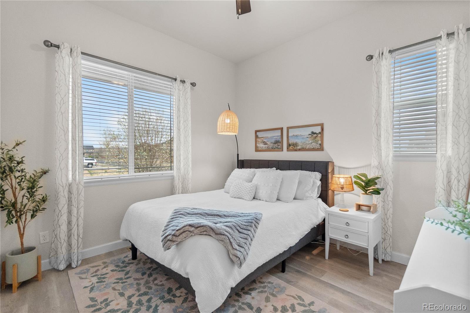 MLS Image #5 for 32 n jackson gap way,aurora, Colorado